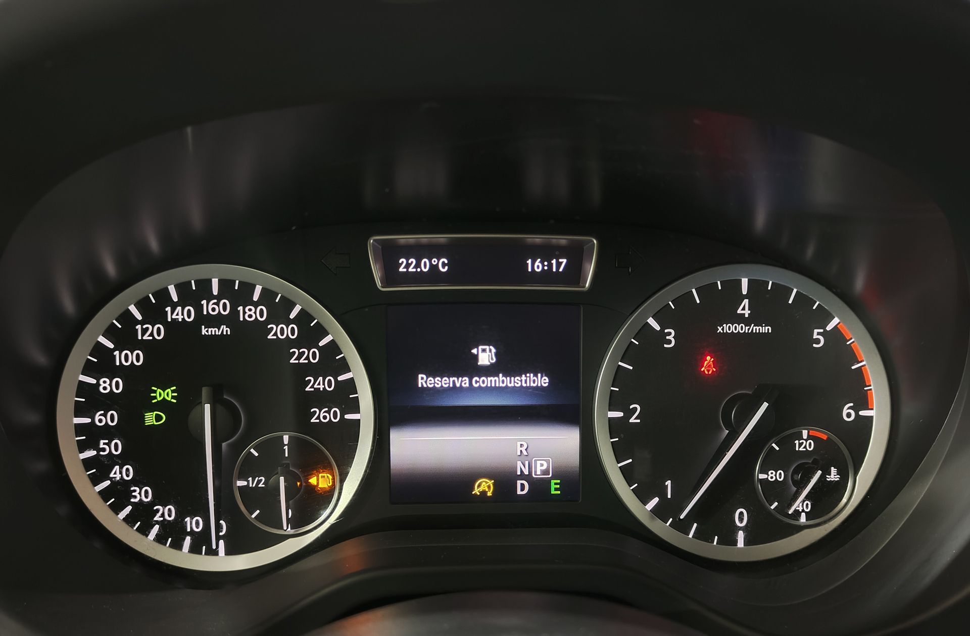 Infiniti Q30 2.2D Premium 7DCT - foto 23