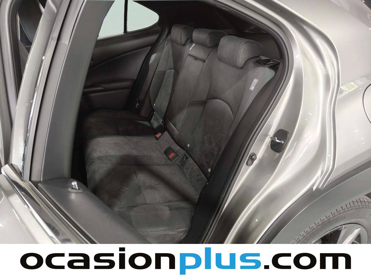 Foto asientos traseros Lexus UX Lexus UX 250h Business 2WD (184 CV)