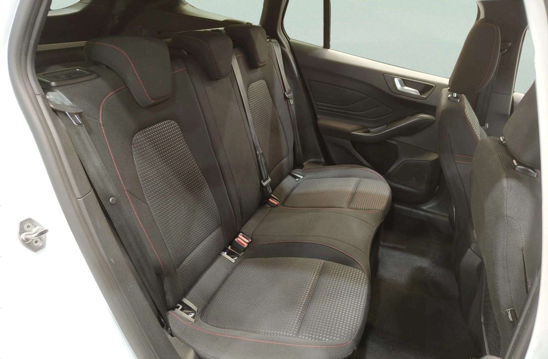 Ford Focus 1.0 EcoBoost MHEV ST-Line - foto 22