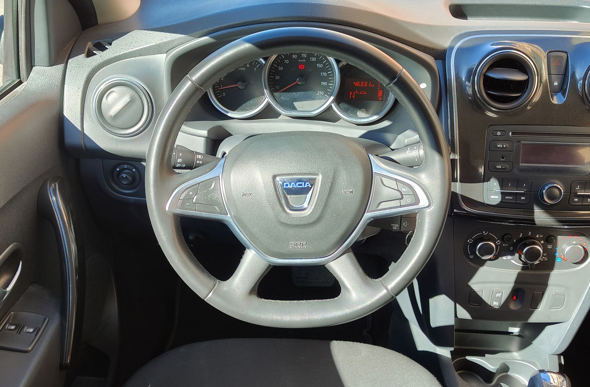 Dacia Sandero Laureate dCi - foto 20