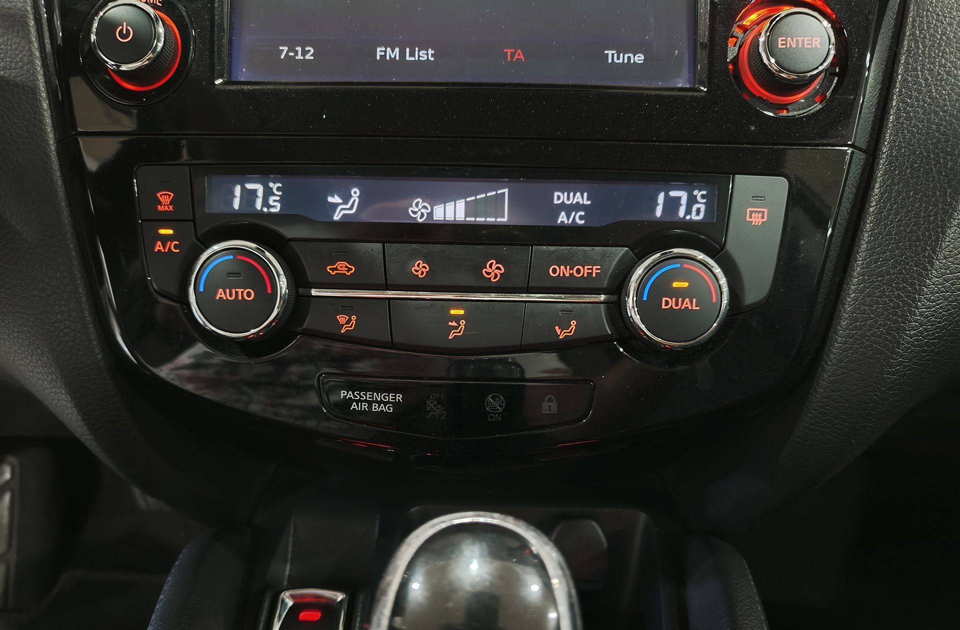 Nissan Qashqai DIG-T 115 N-Connecta Xtronic - foto 29