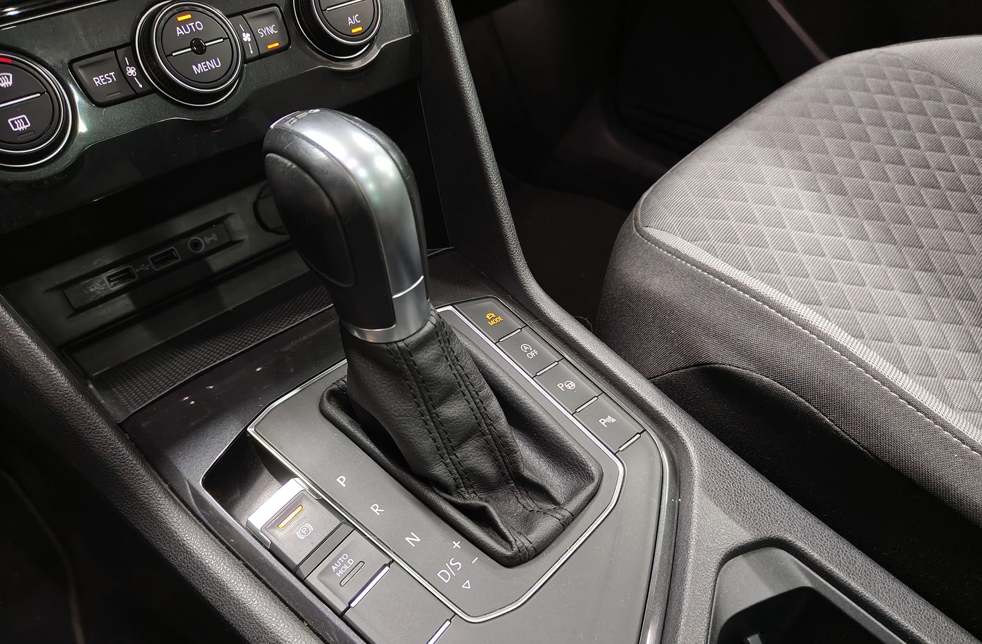 Volkswagen Tiguan Advance 1.5 TSI DSG Pack R-line - foto 6