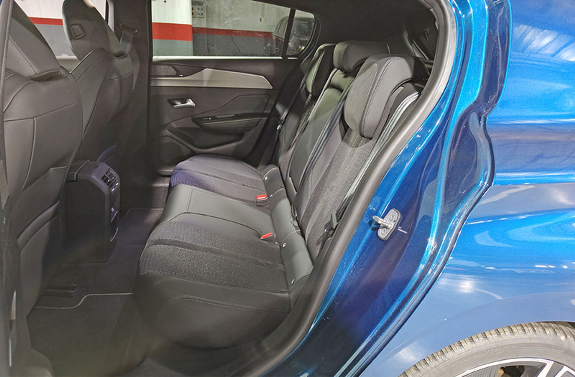 Peugeot 308 PureTech 130 GT EAT8 - foto 15