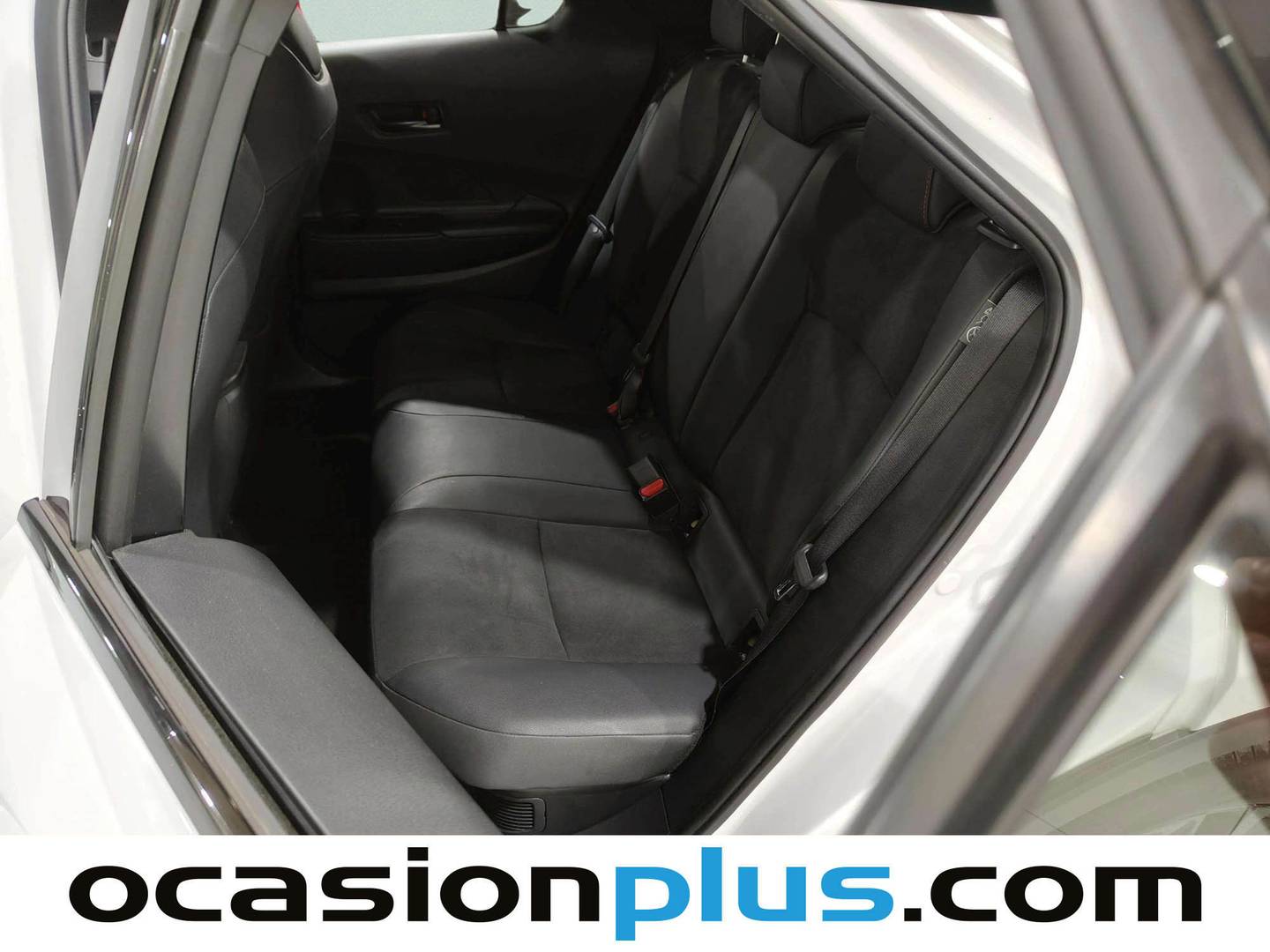 Foto asientos traseros Toyota C-HR Toyota C-HR 200H GR Sport AWD-i (196 CV) 4x4