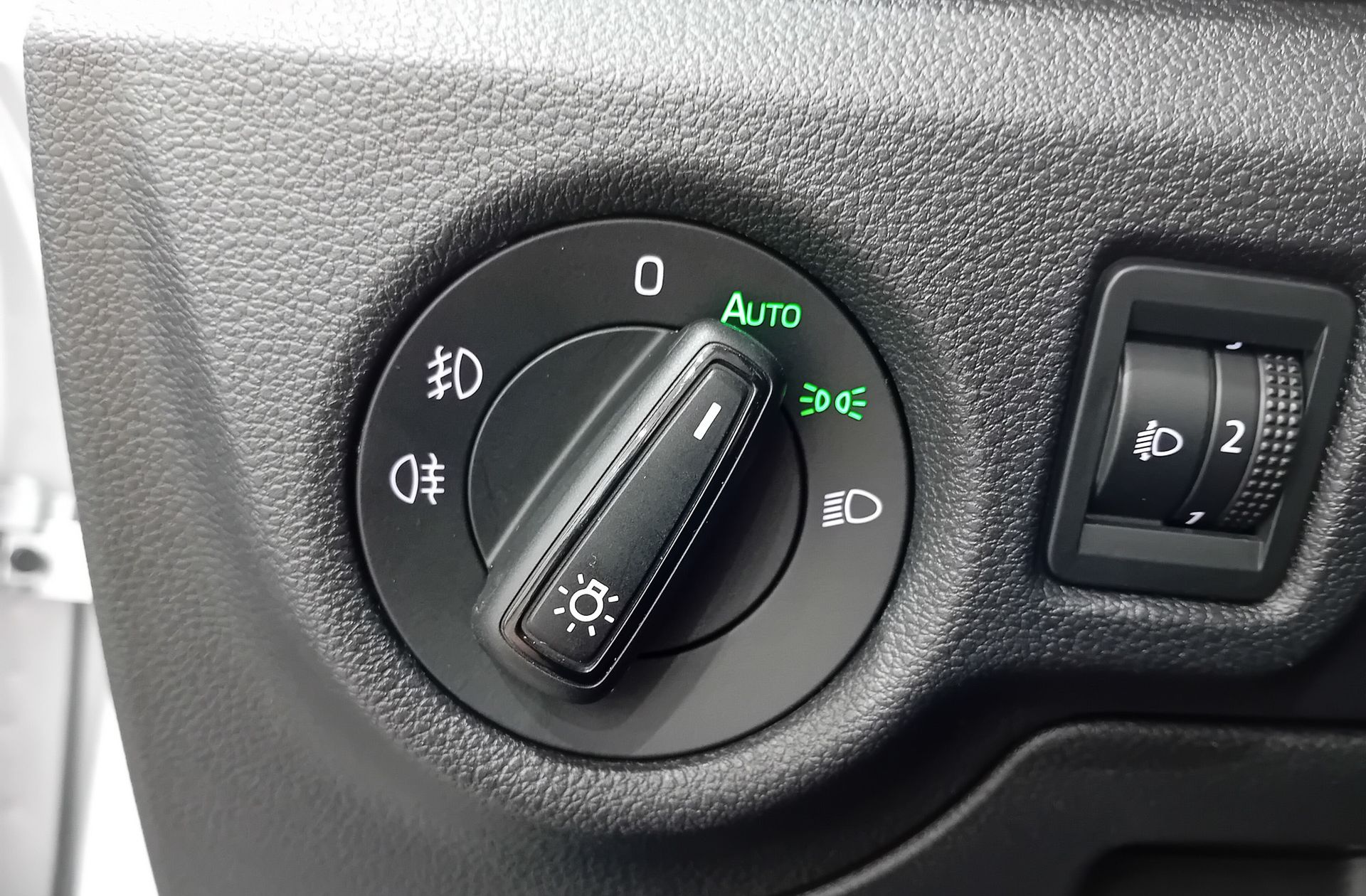 Škoda Scala 1.5 TSI Emotion - foto 24
