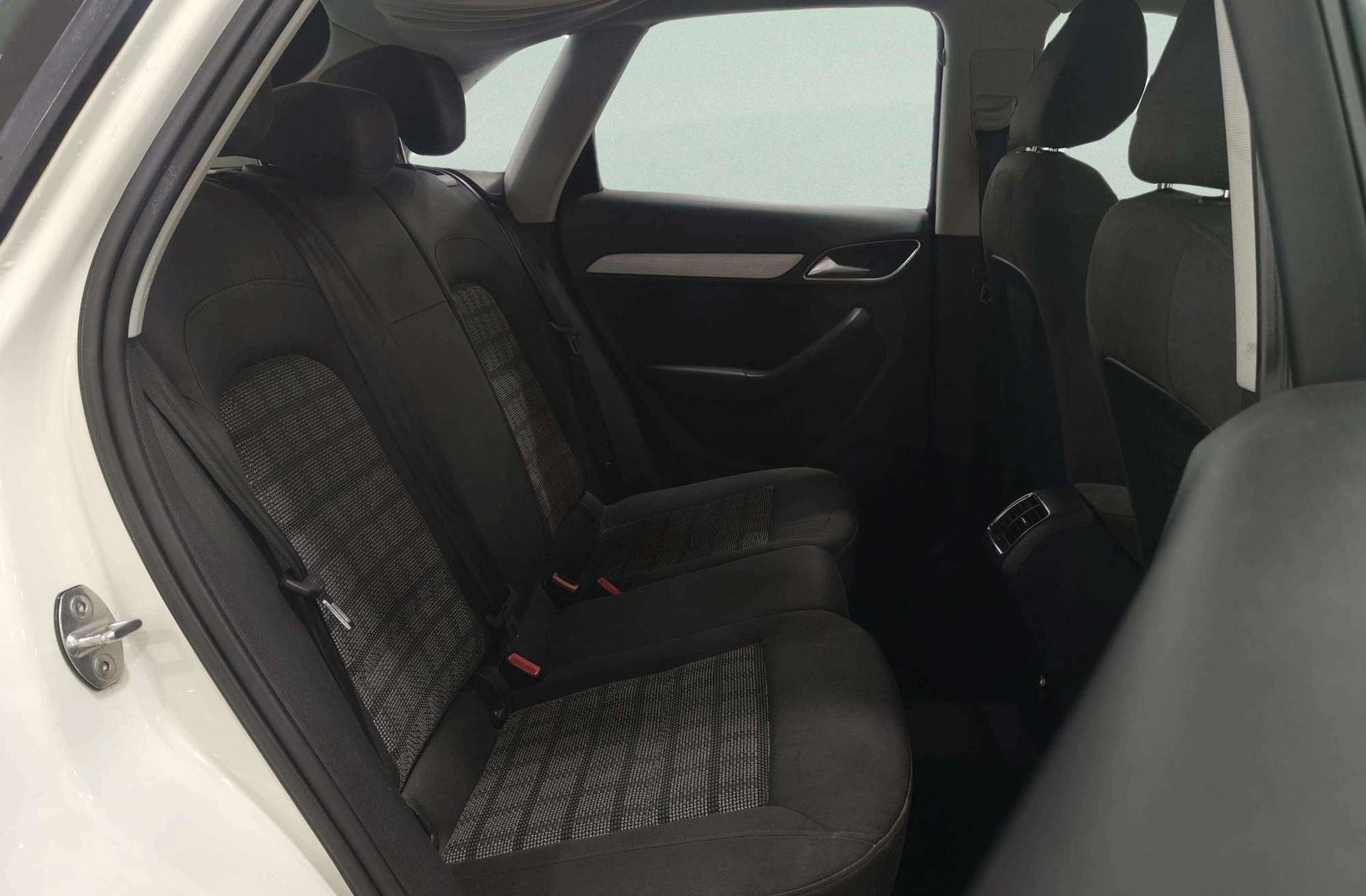 Audi Q3 Advanced 2.0 TDI - foto 14