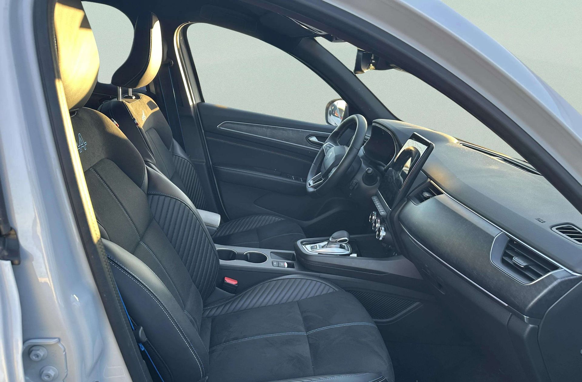 Renault Arkana Esprit Alpine E-Tech Híbrido - foto 15