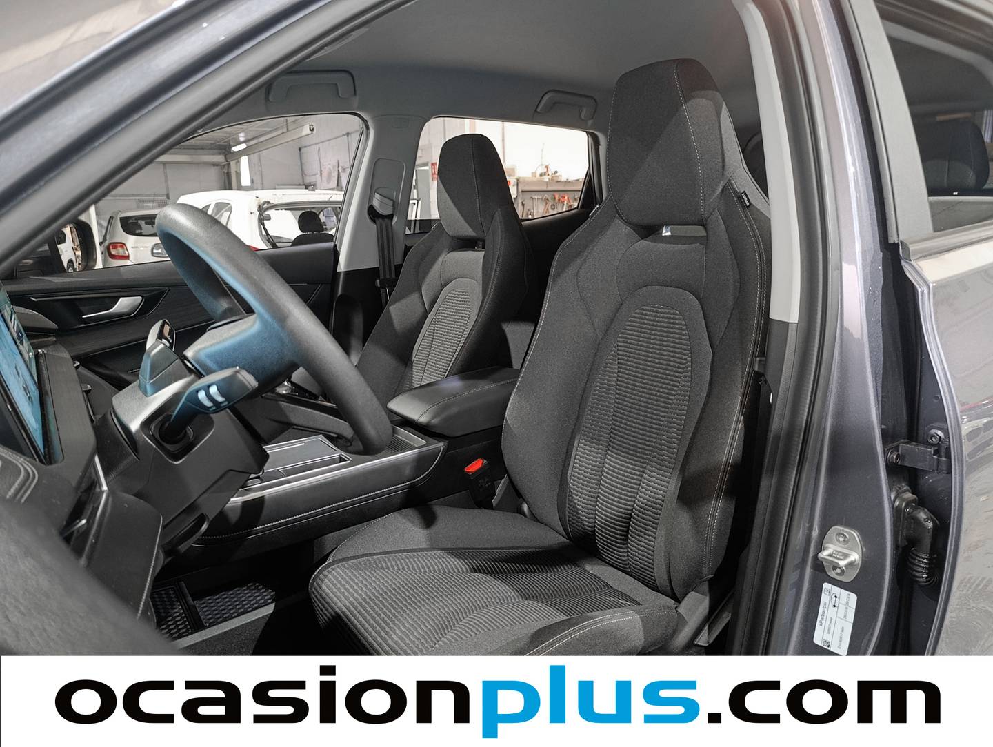 Foto asientos delanteros EBRO S400 EBRO S400 1.5 DHE HEV Premium CVT (211 CV)