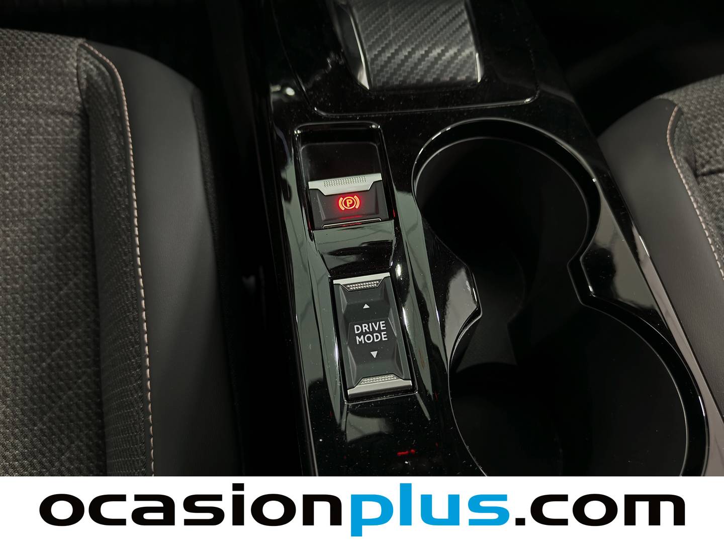 Foto Peugeot 2008 Peugeot 2008 Allure Hybrid eDCS6 (136 CV)