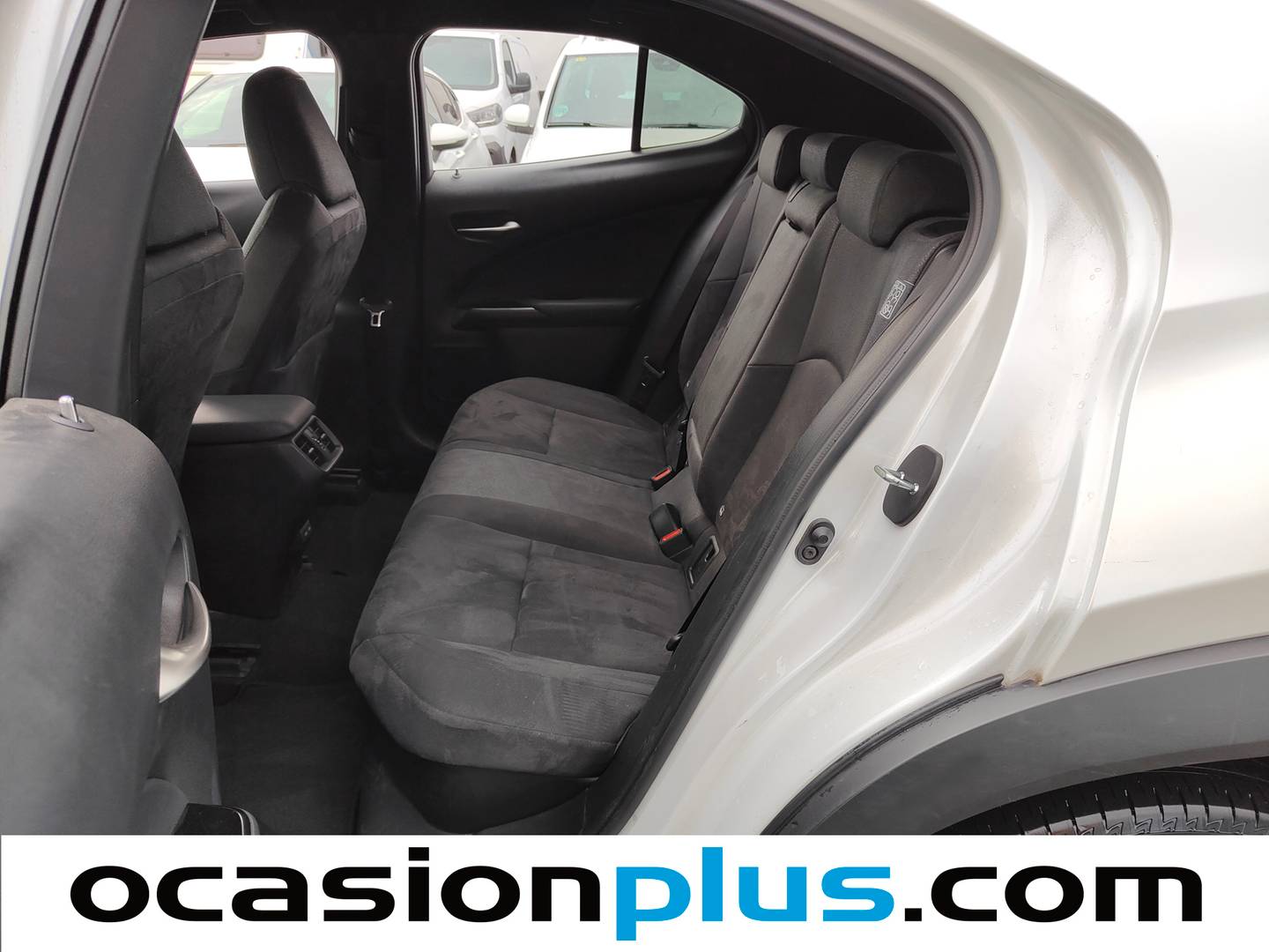 Foto asientos traseros Lexus UX Lexus UX 250h Premium (184 CV)