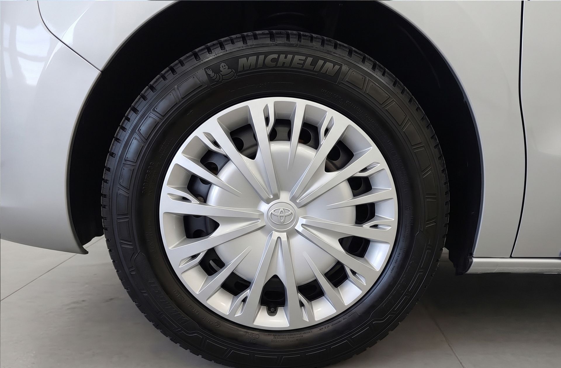 Toyota Proace Verso 2.0D VX Plus Shuttle L1 9 plazas - foto 30