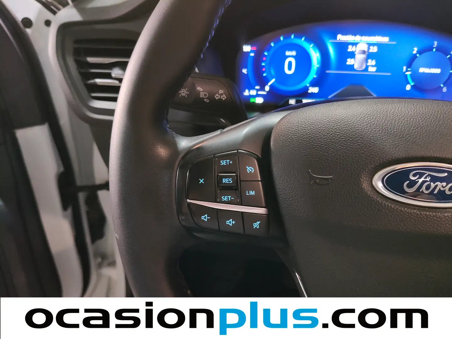 Foto Ford Kuga Ford Kuga 1.5 EcoBlue Titanium Auto (120 CV)