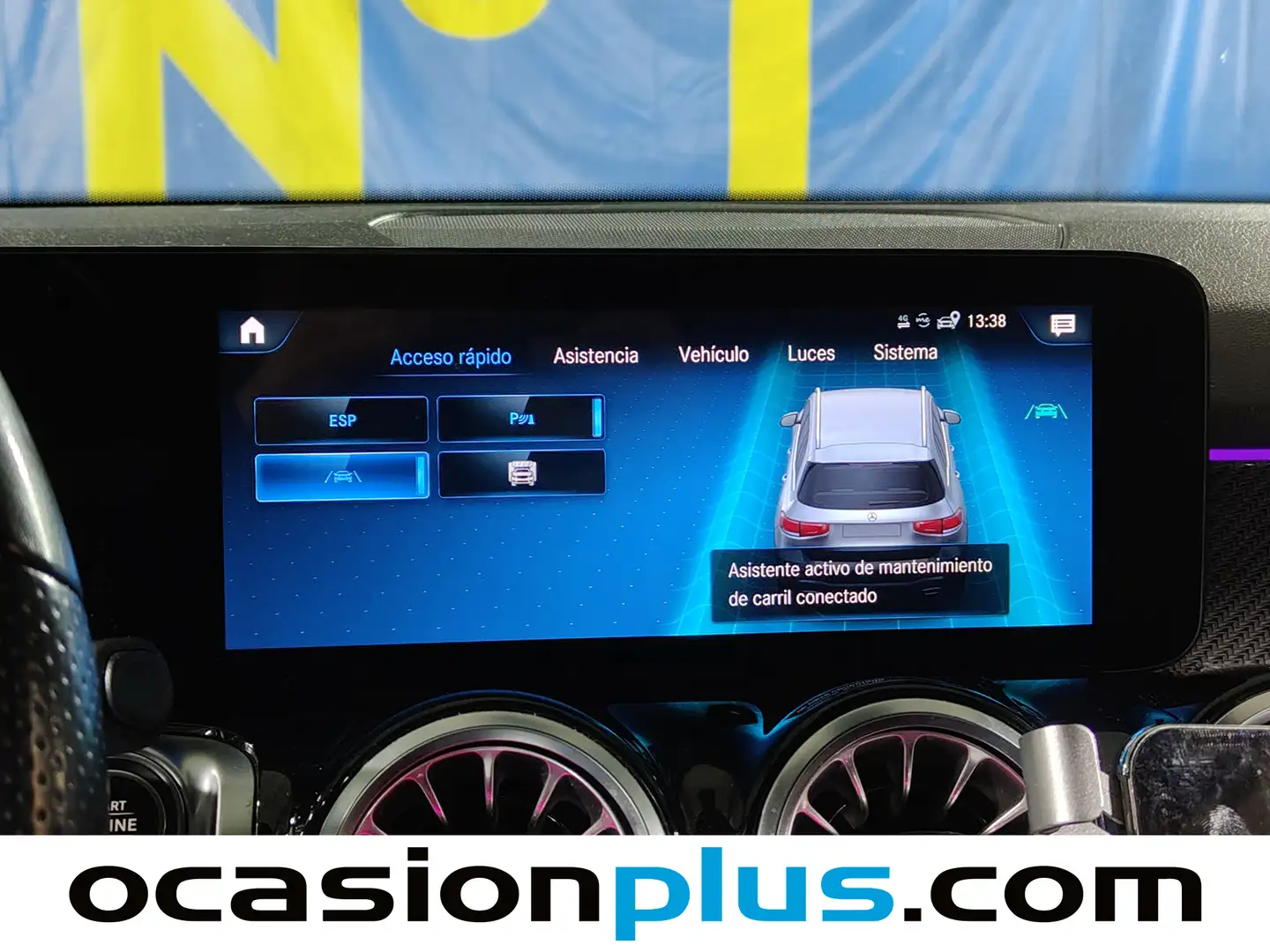 Foto Mercedes GLB Mercedes-Benz GLB 200 d (150 CV) Pack AMG