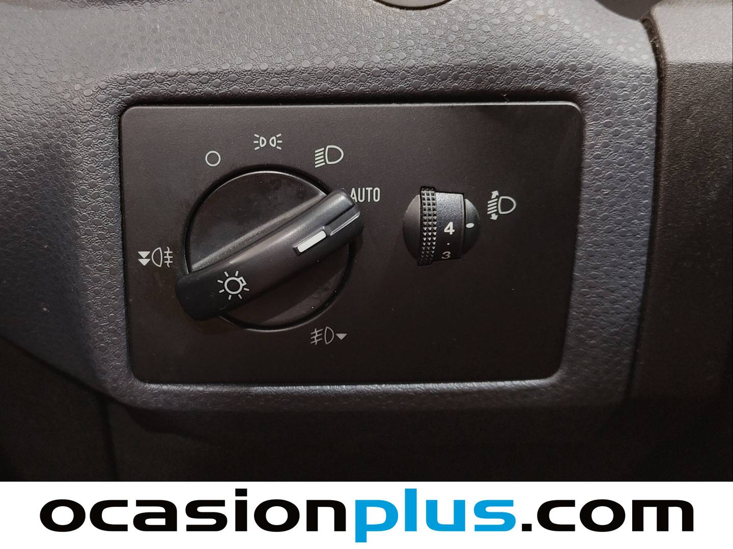 Extras y acabados del Ford Fiesta Ford Fiesta 1.3 Newport (70 CV)