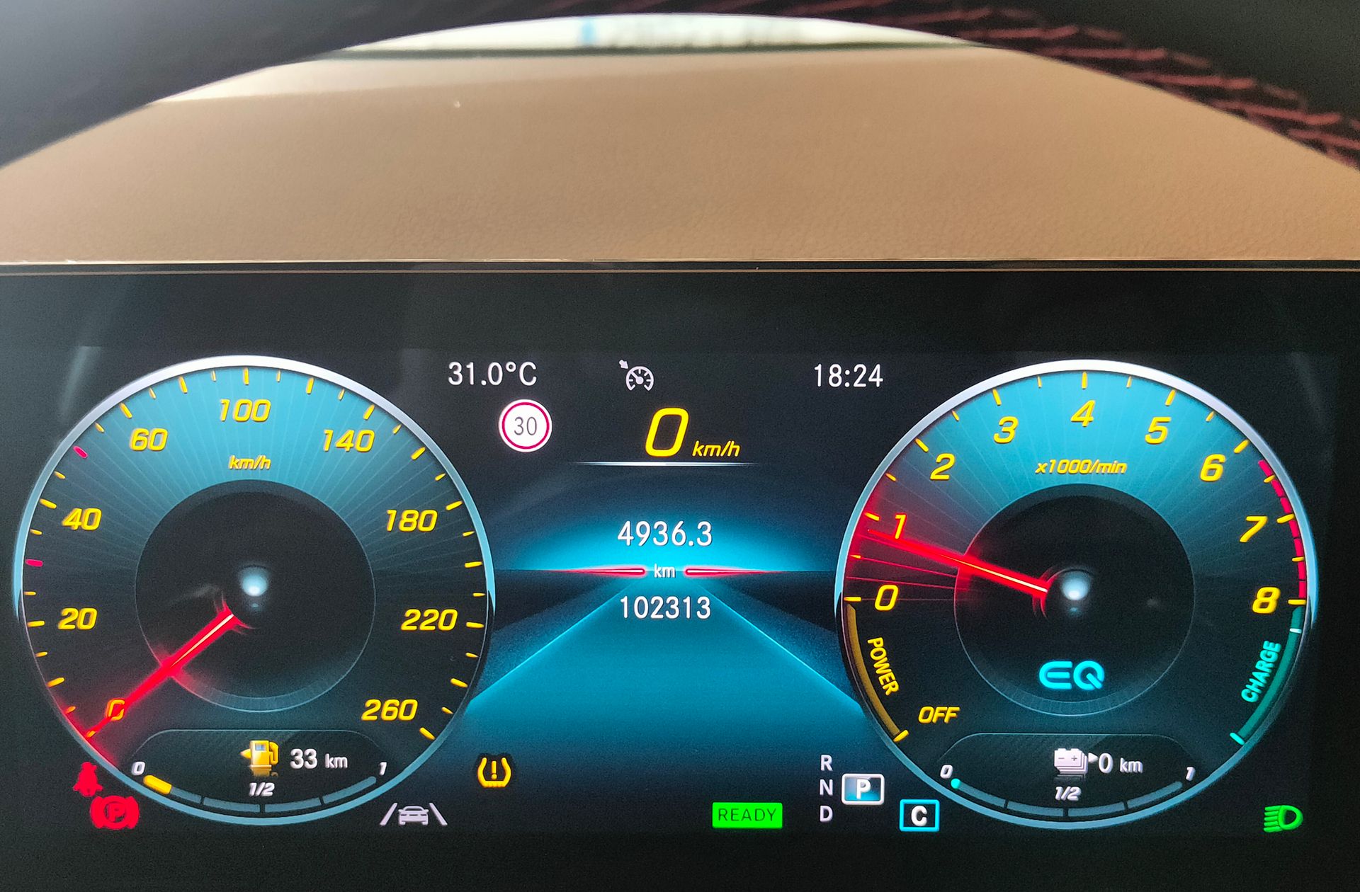 Mercedes-Benz GLA 250 e Pack AMG - foto 24