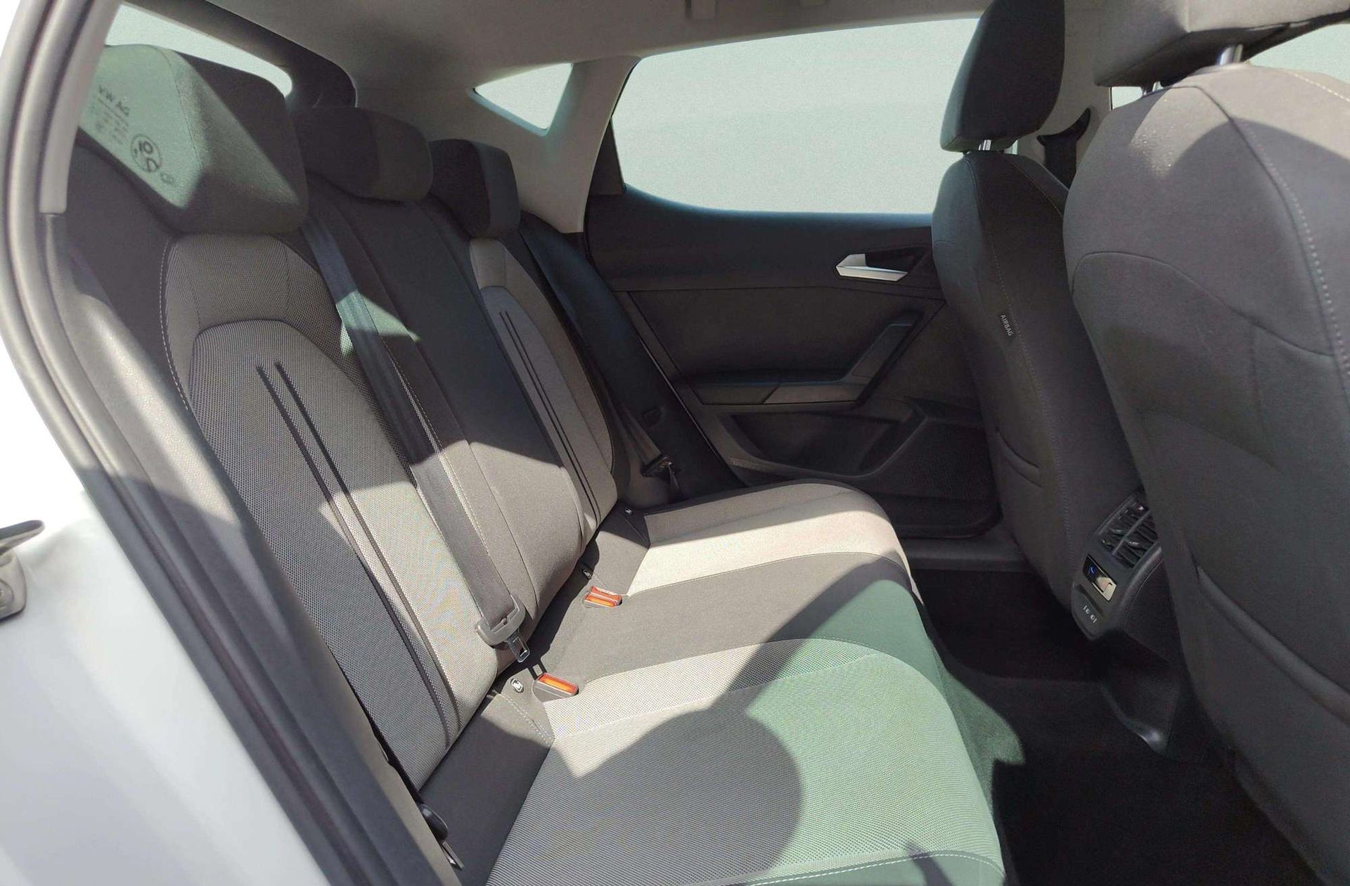 SEAT León 1.5 TSI Style 25 Aniversario - foto 16