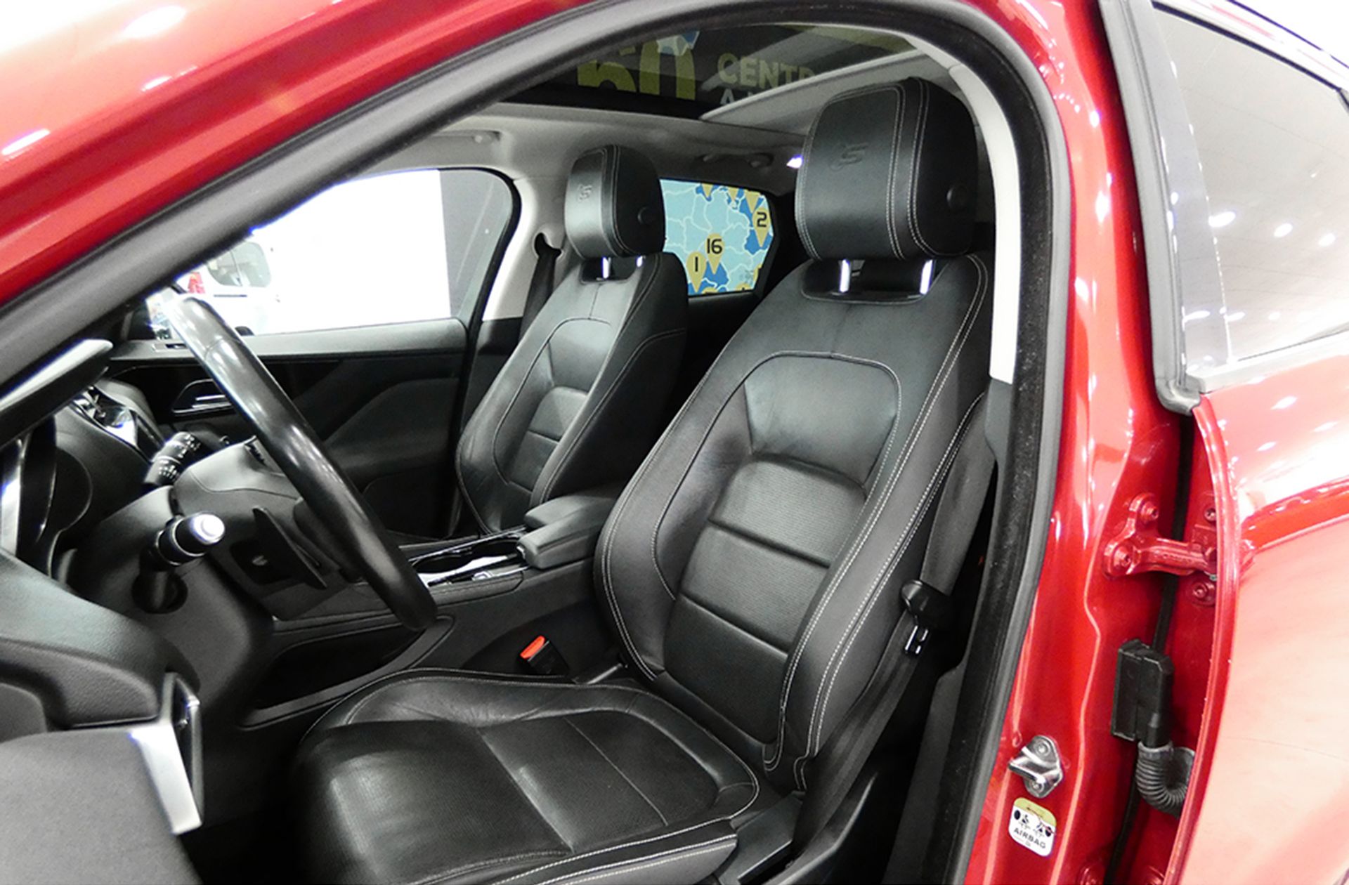Jaguar F-Pace 2.0L i4D Prestige AWD - foto 13