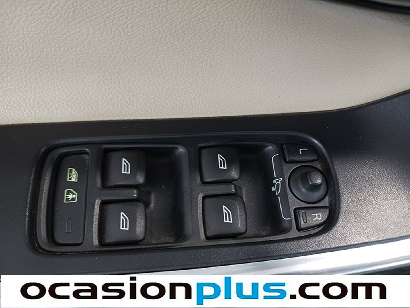 Foto Volvo XC60 Volvo XC60 2.0 T5 Momentum Auto (241CV)