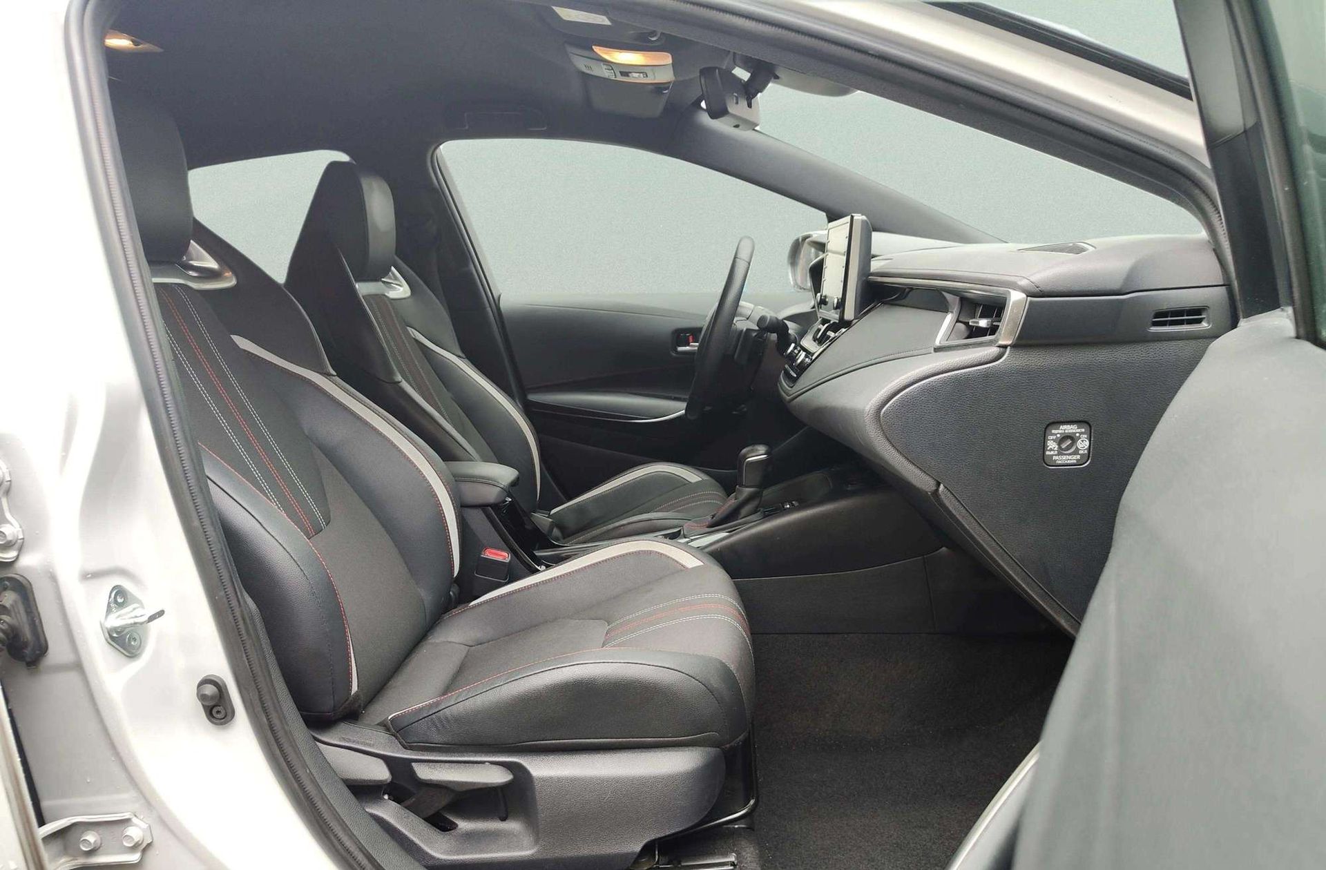 Toyota Corolla 180H GR-Sport E-CVT - foto 21