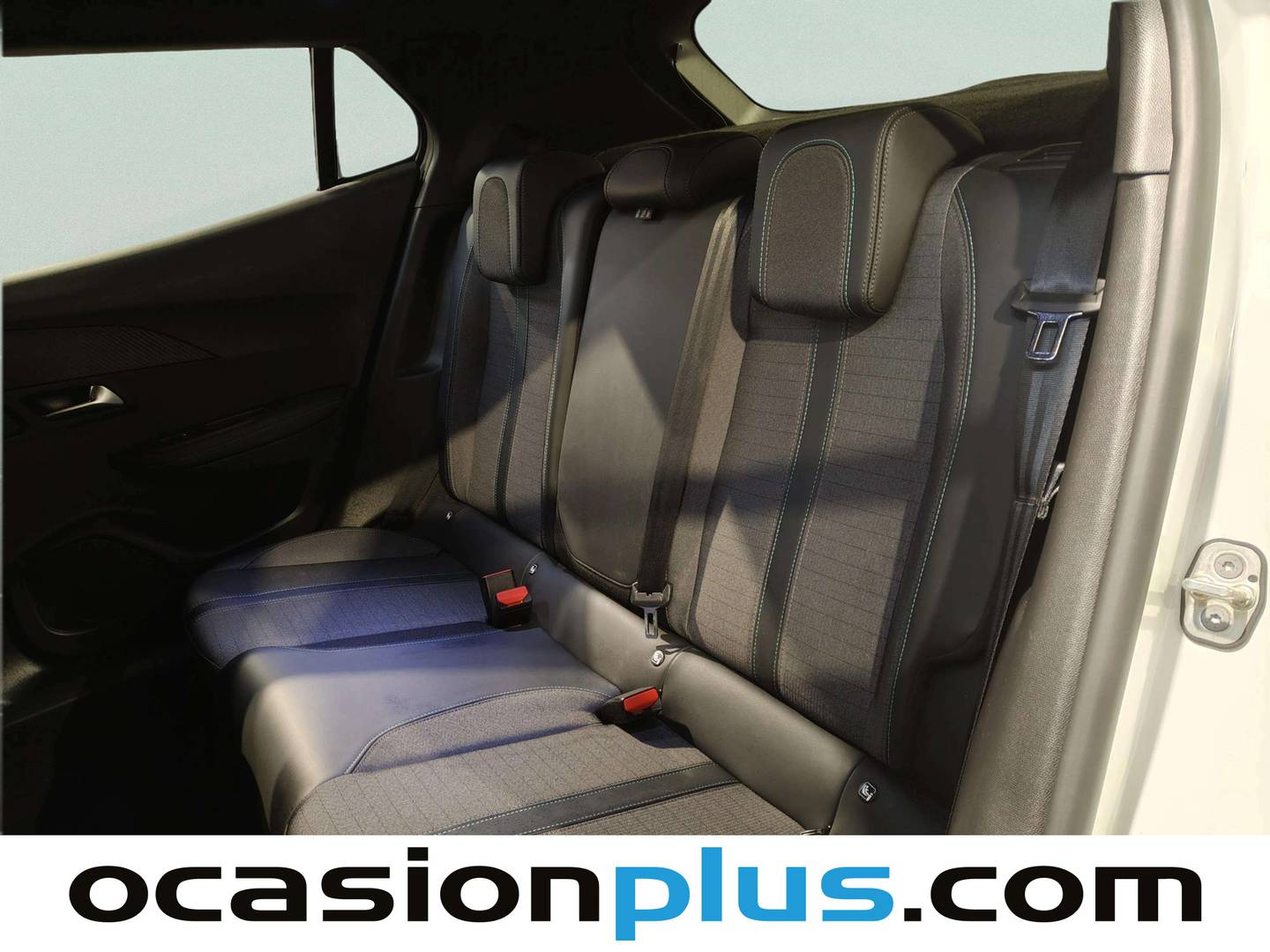 Foto Peugeot 2008 Peugeot 2008 PureTech 130 S&S Allure Pack (130 CV)