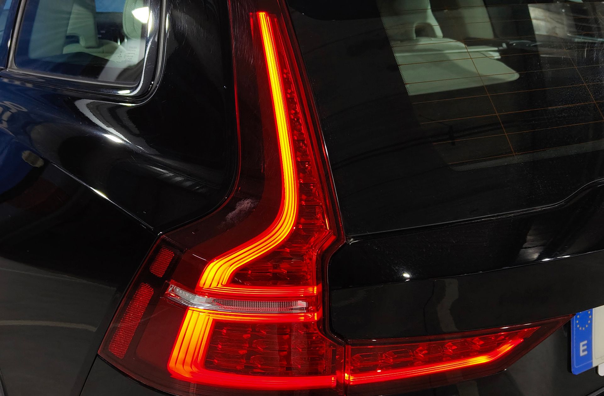 Volvo V60 B4 D Cross Country Core AWD - foto 16