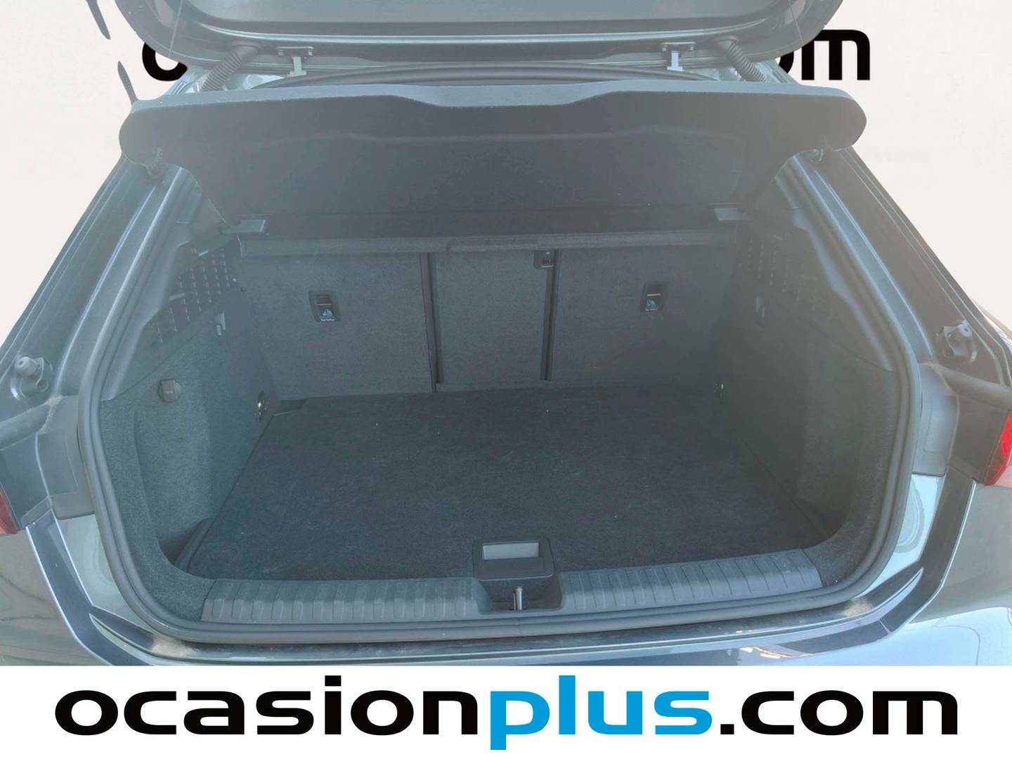 Fotos maletero Audi A3 Audi A3 Sportback TFSIe Genuine edition 40 TFSI e (204 CV) S tronic PACK  S-LINE
