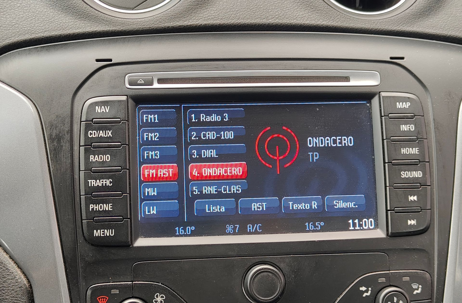 Ford Mondeo 2.0 TDCi Limited Edition - foto 30