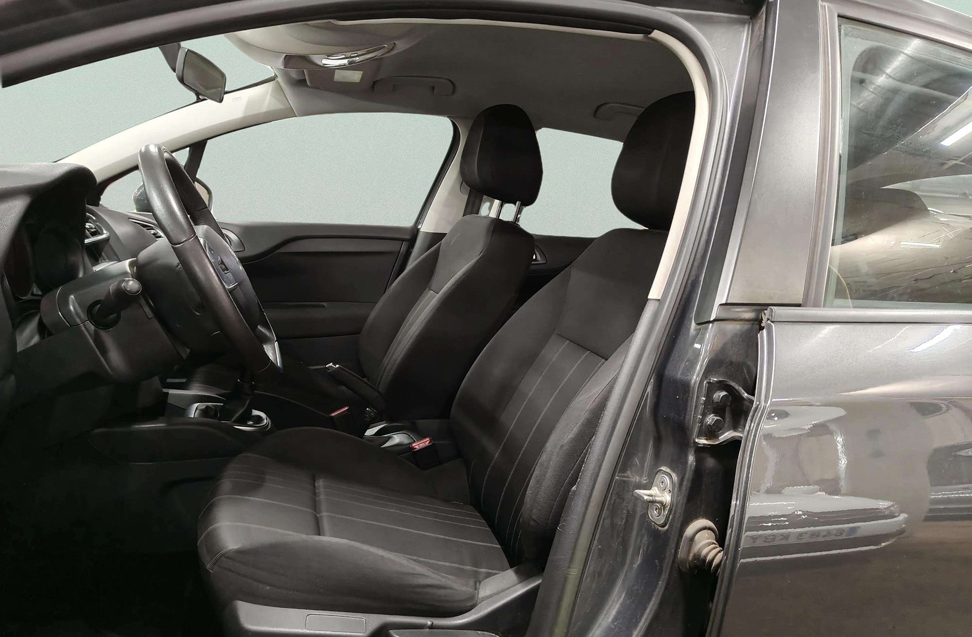 Citroën C4 1.6 HDi Tonic - foto 8