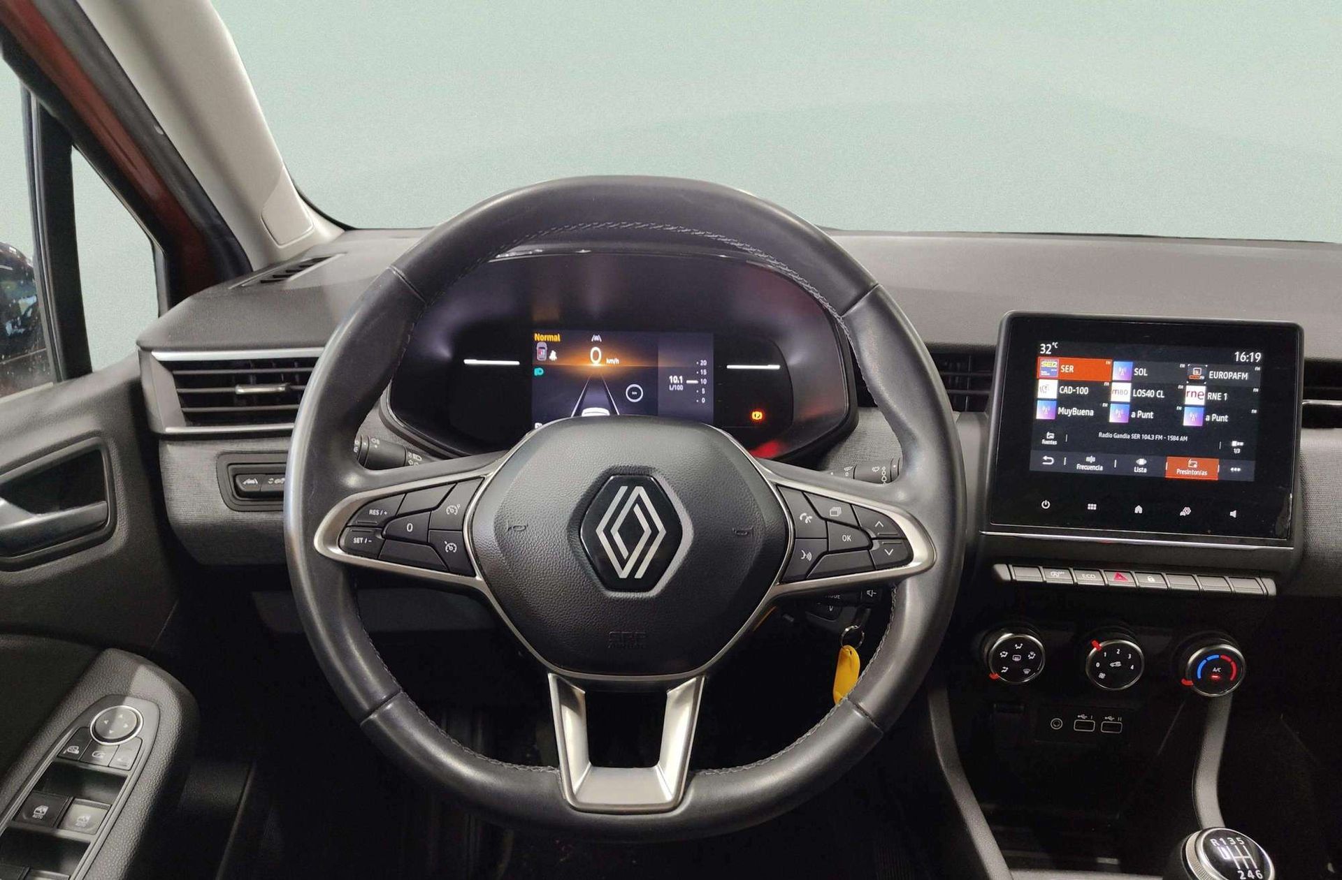 Renault Clio Evolution TCe - foto 22