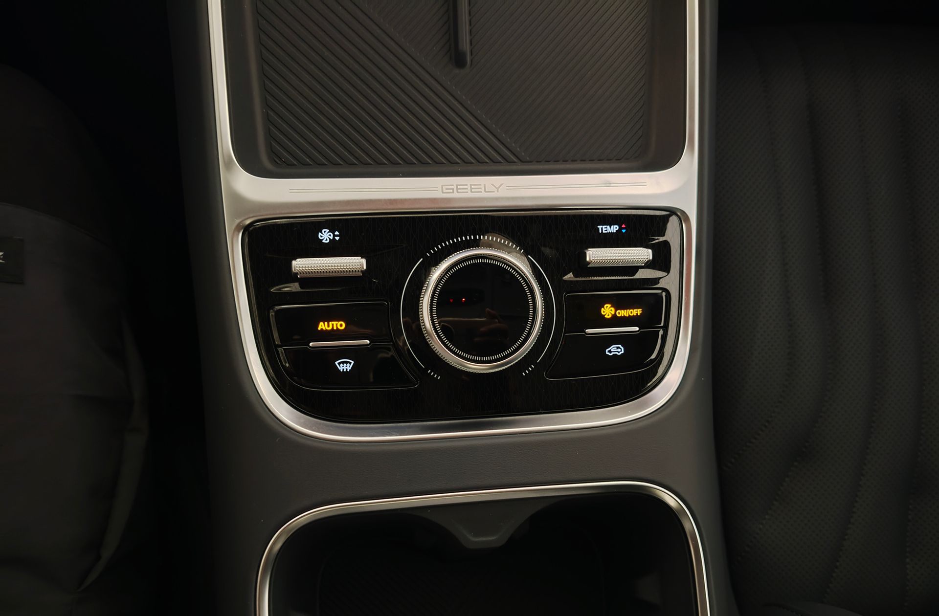 Geely Starray EM-i 1.5 PHEV Pro - foto 31