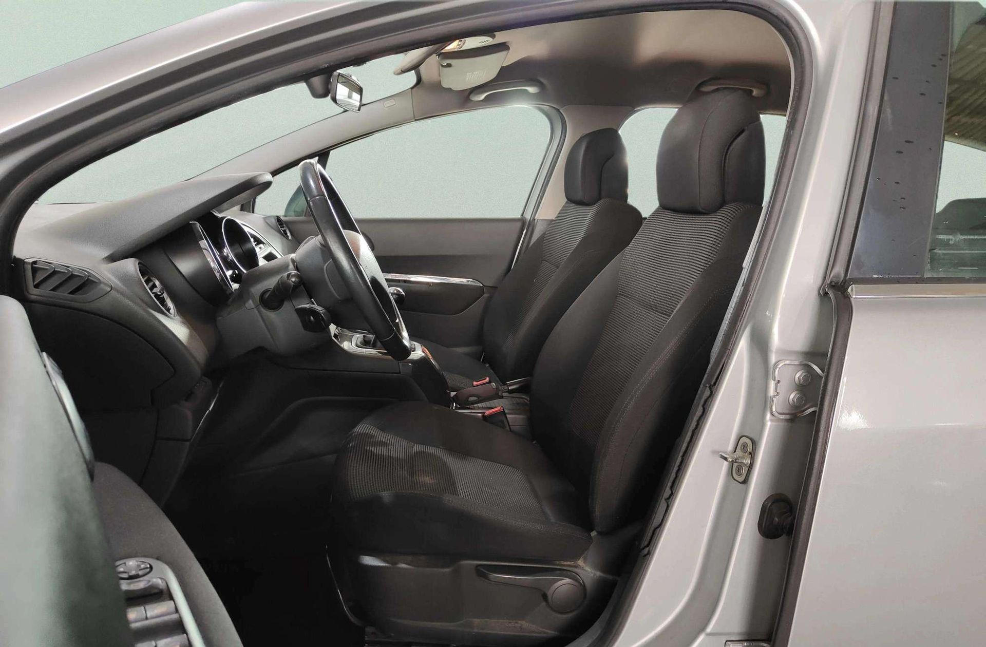 Peugeot 5008 1.6 HDi FAP Premium 7 plazas - foto 9