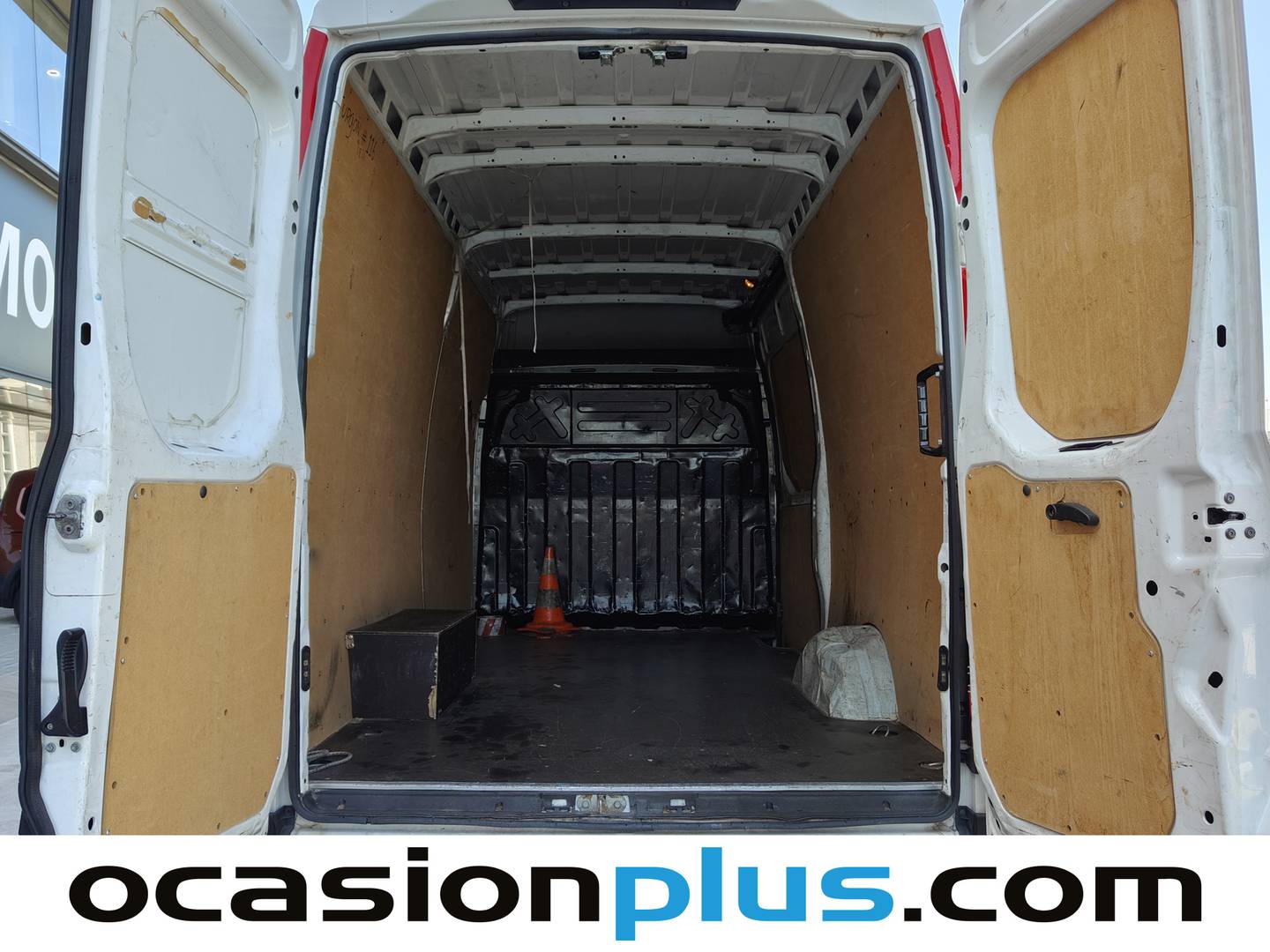 Fotos maletero Iveco Daily Iveco Daily Furgon 35 S 12 V 3520L/H2 (116 CV)