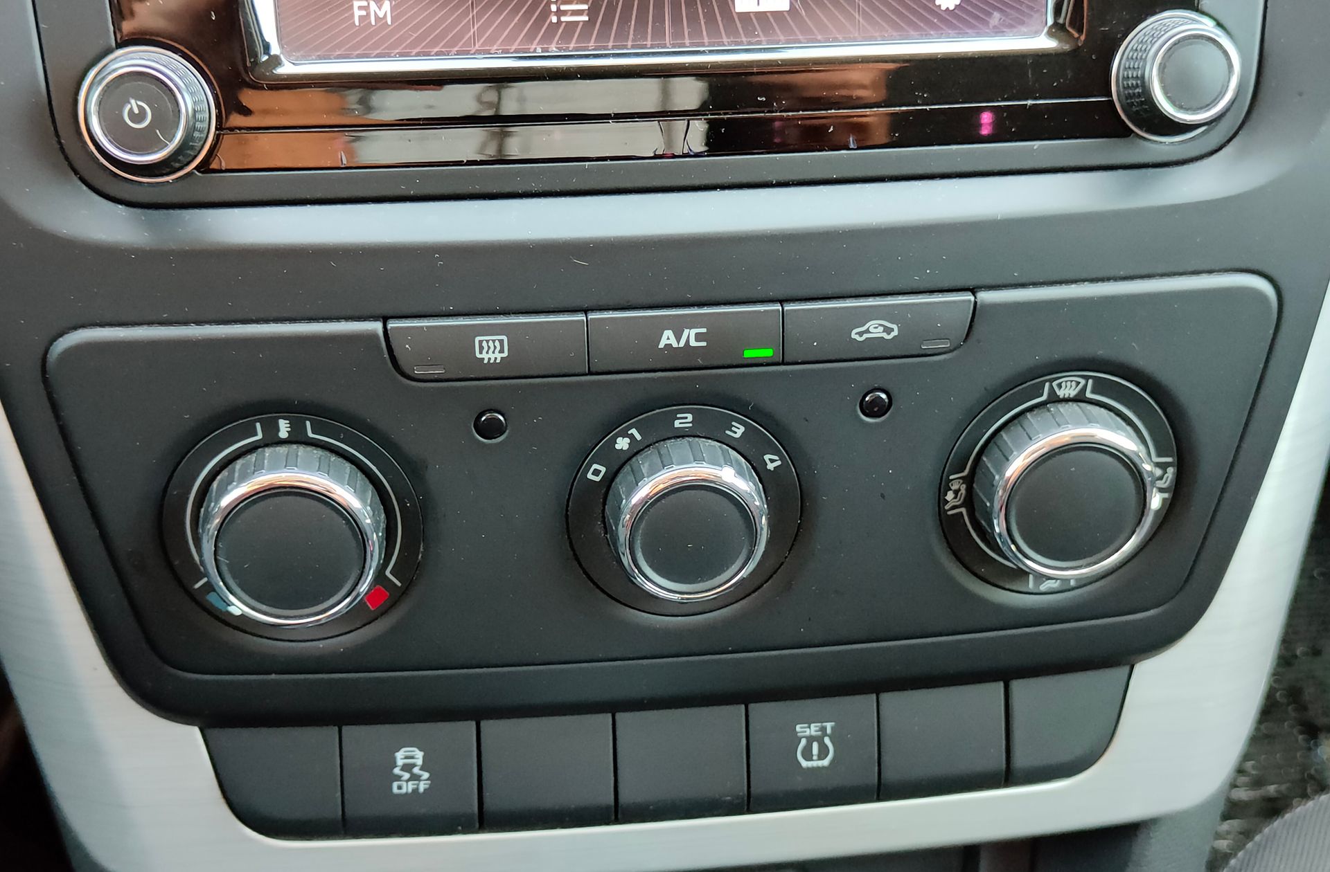 Škoda Yeti 1.2 TSI DSG Ambition - foto 26