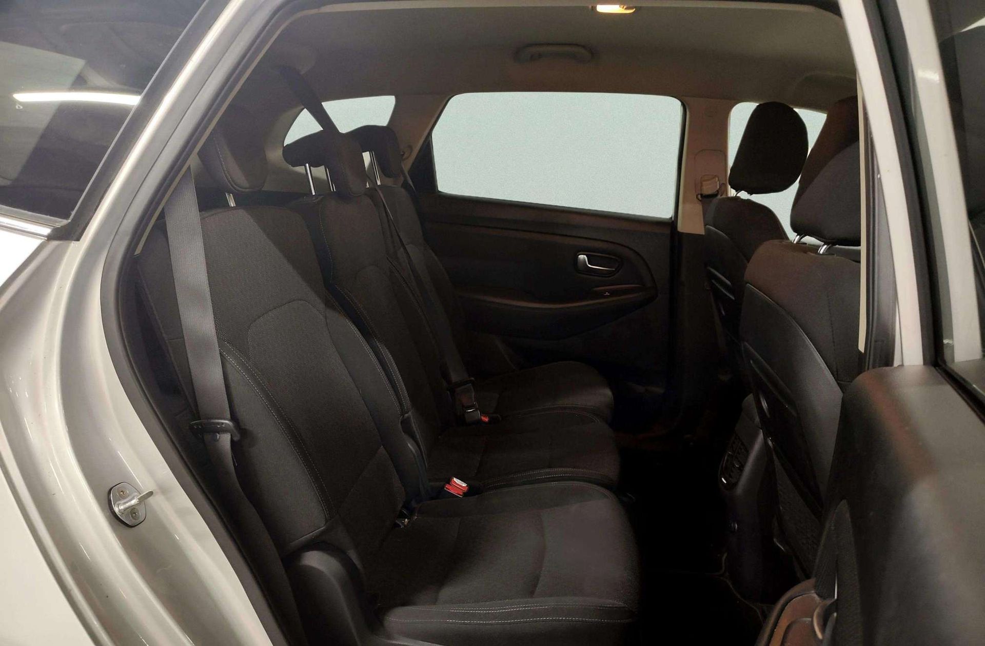 Kia Carens 1.6 GDi Drive - foto 18
