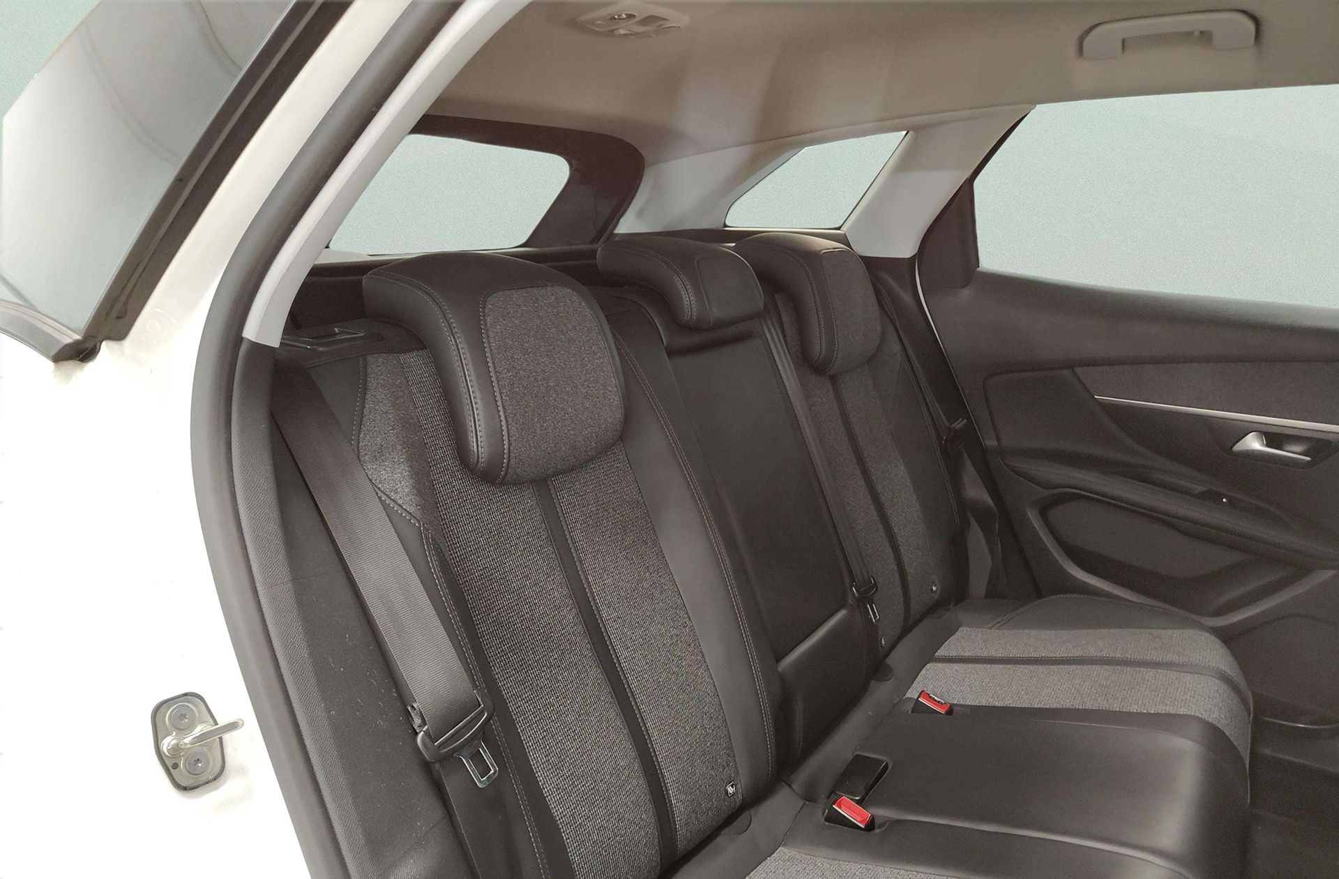 Peugeot 3008 PureTech 130 Allure - foto 23