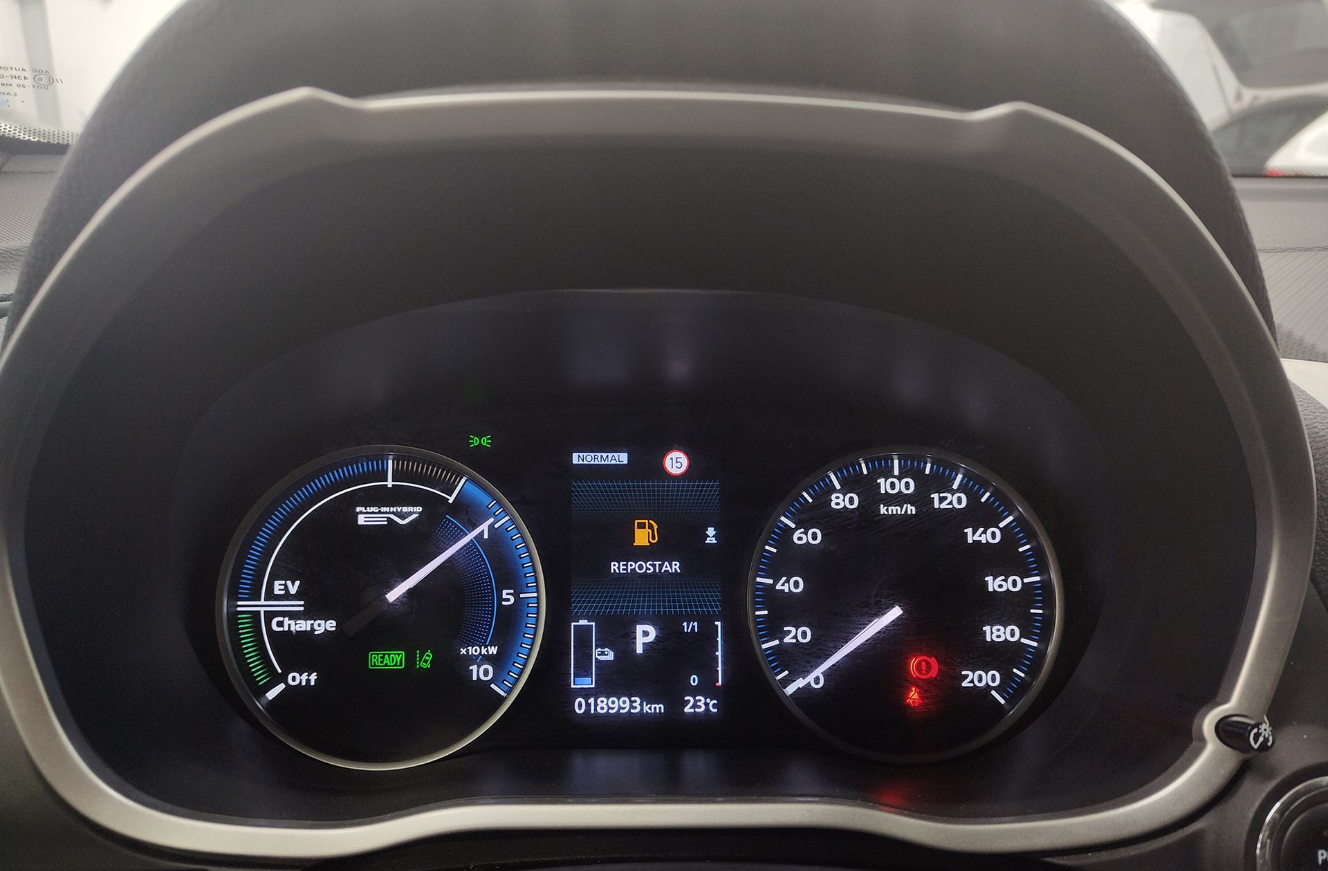 Mitsubishi Eclipse Cross 2.4 PHEV Kaiteki 4WD - foto 23