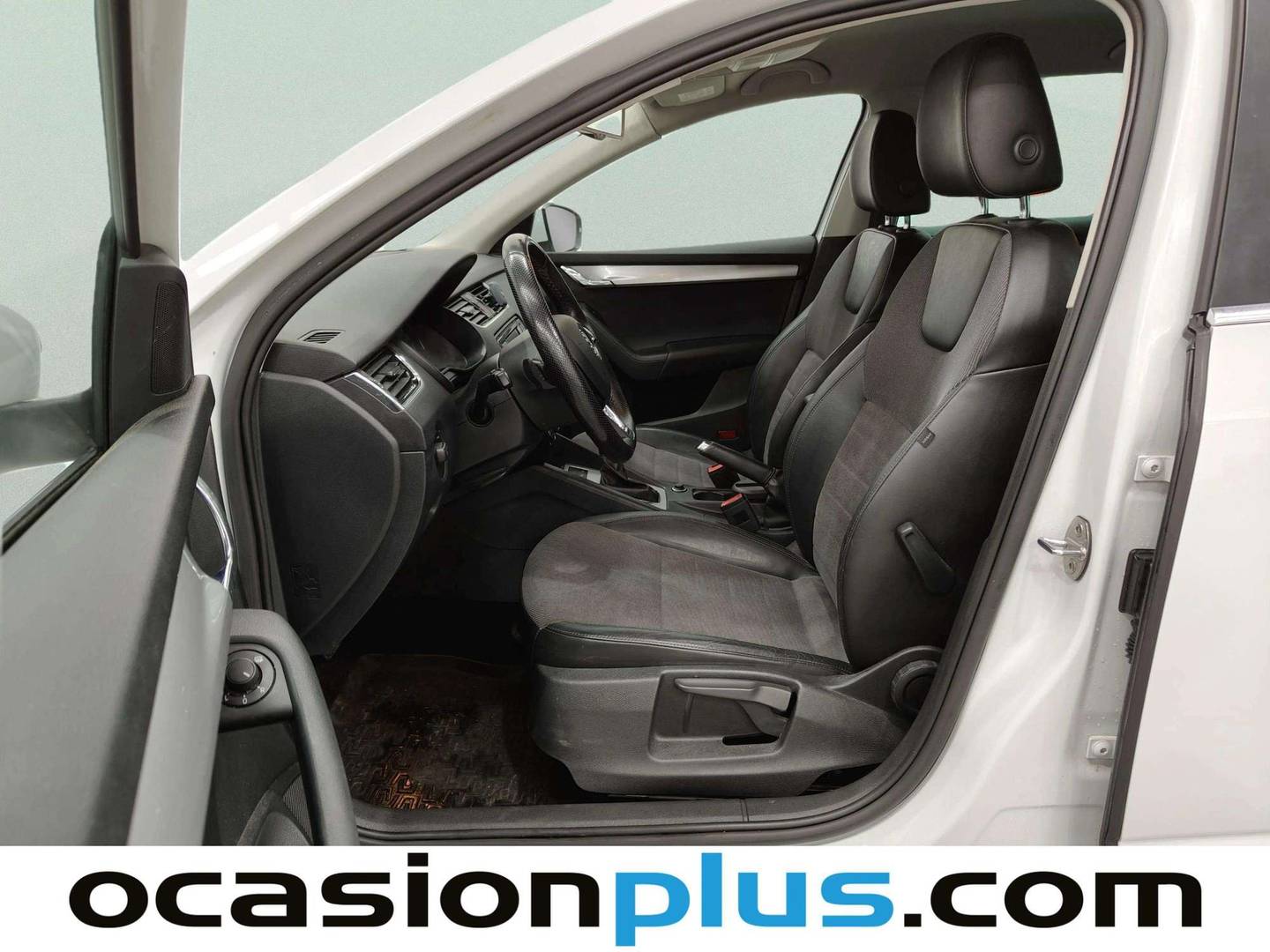 Foto asientos delanteros Skoda Octavia Skoda Octavia Combi 2.0 TDI CR Style DSG (150 CV)