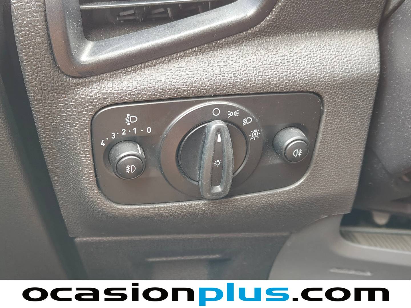Extras y acabados del Ford EcoSport Ford EcoSport 1.0 EcoBoost Titanium (125 CV)