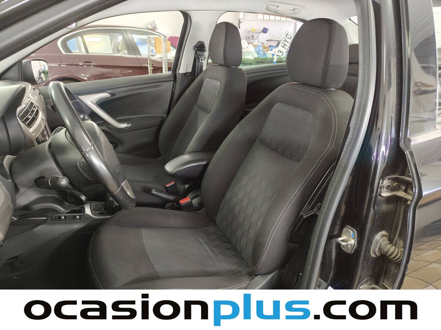 Foto asientos delanteros Citroën C-Elysée Citroën C-Elysee PureTech 82 Shine (82 CV)