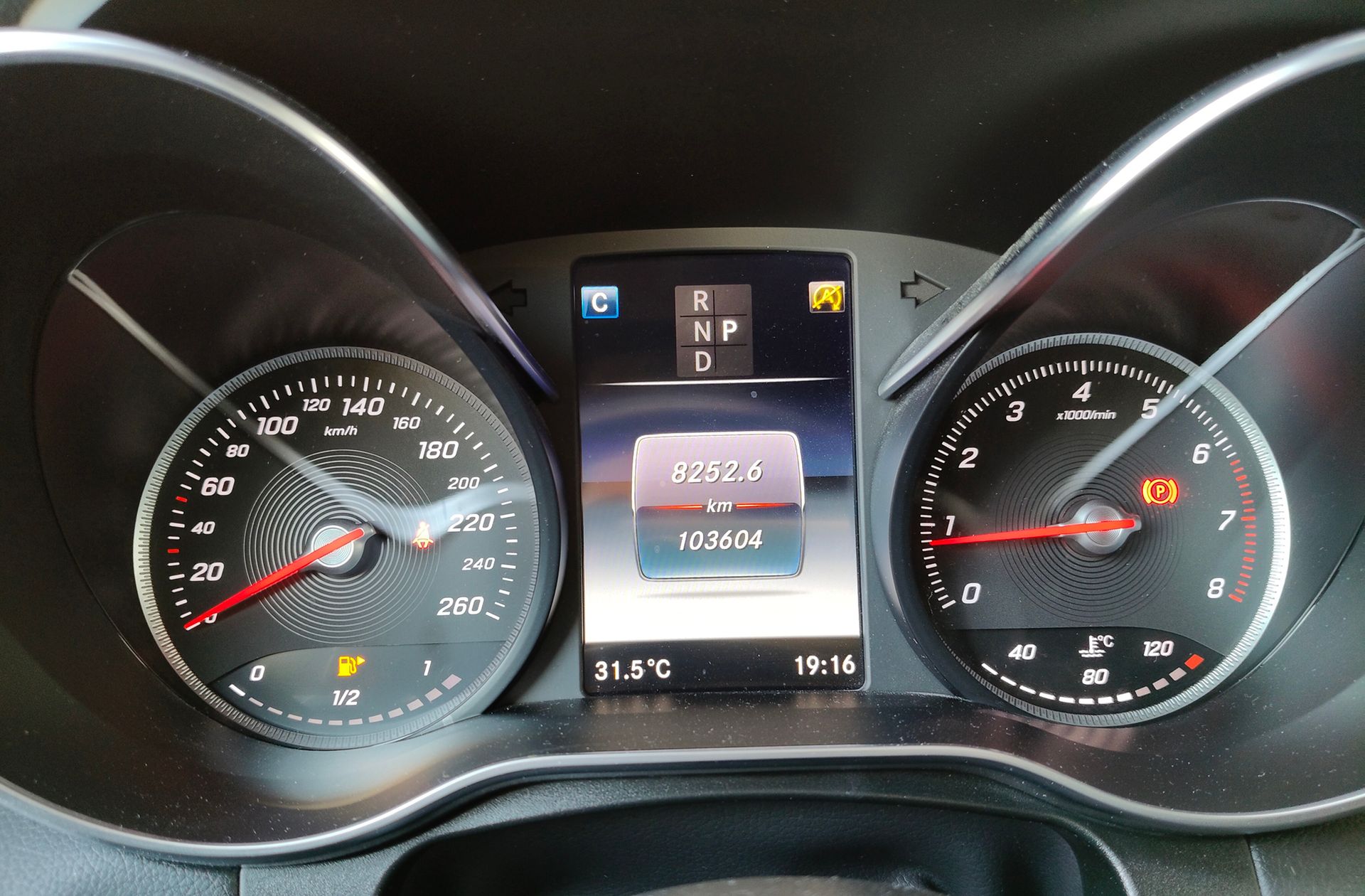 Mercedes-Benz GLC 250 4Matic - foto 33