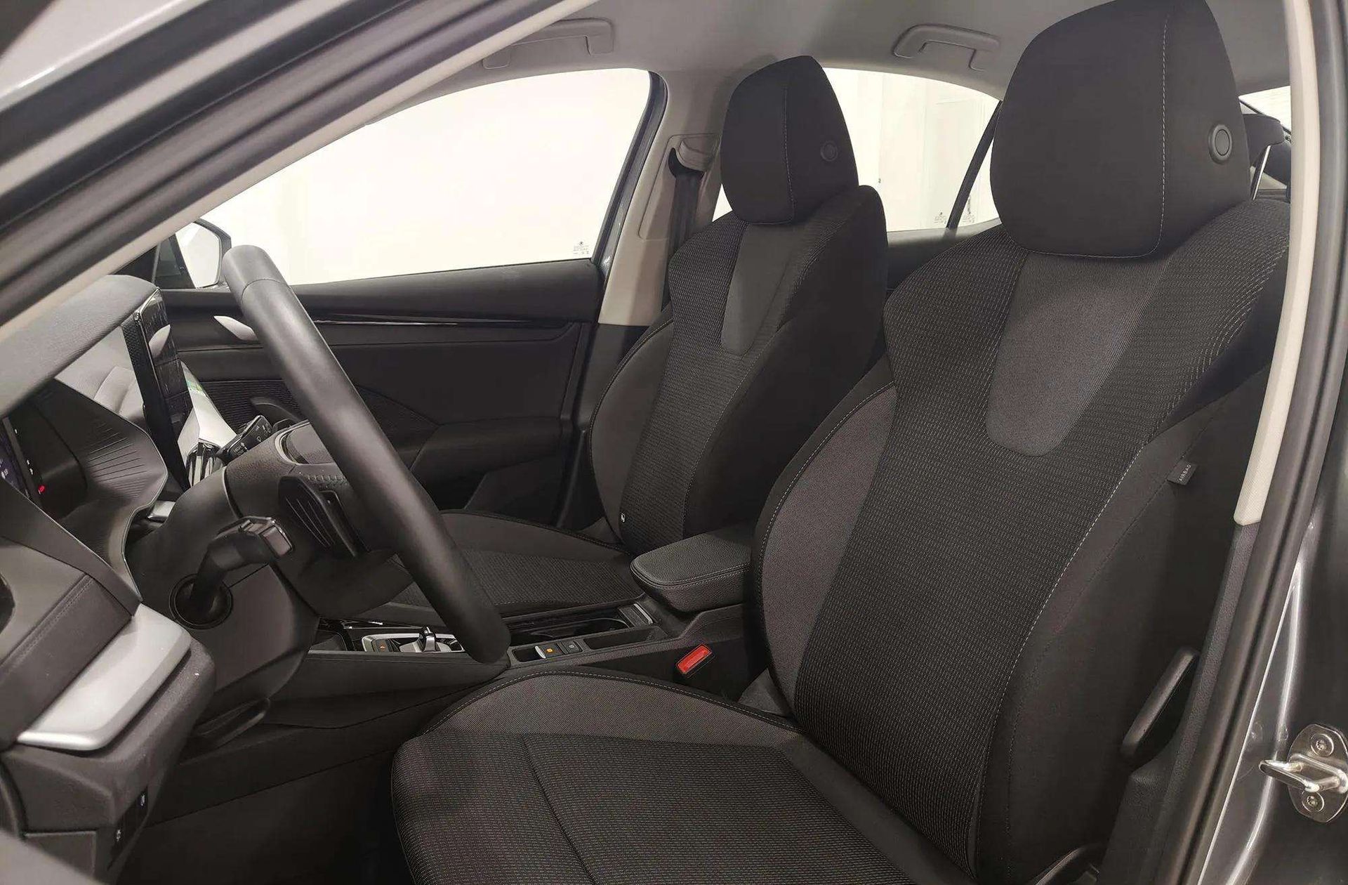 Škoda Octavia 1.5 TSI m-HEV Selection DSG - foto 11