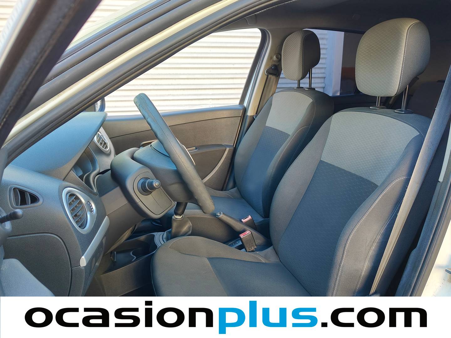 Foto asientos delanteros Renault Clio Renault Clio 1.5 dCi Expression (70 CV)