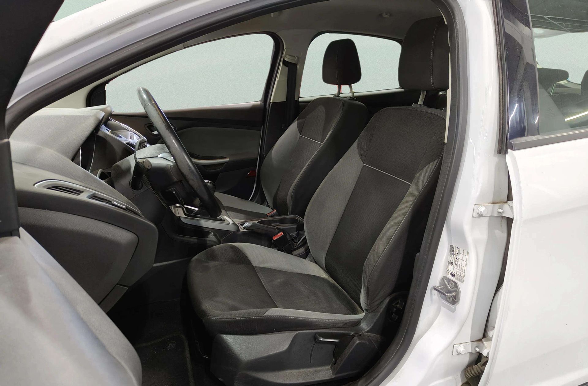 Ford Focus 1.6 TDCi Trend - foto 8