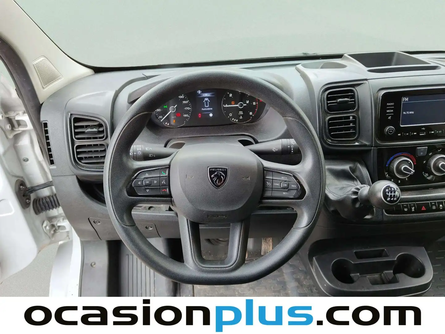 Foto Peugeot Boxer PEUGEOT Boxer 3.3 L2 H2 BHDI (120CV)