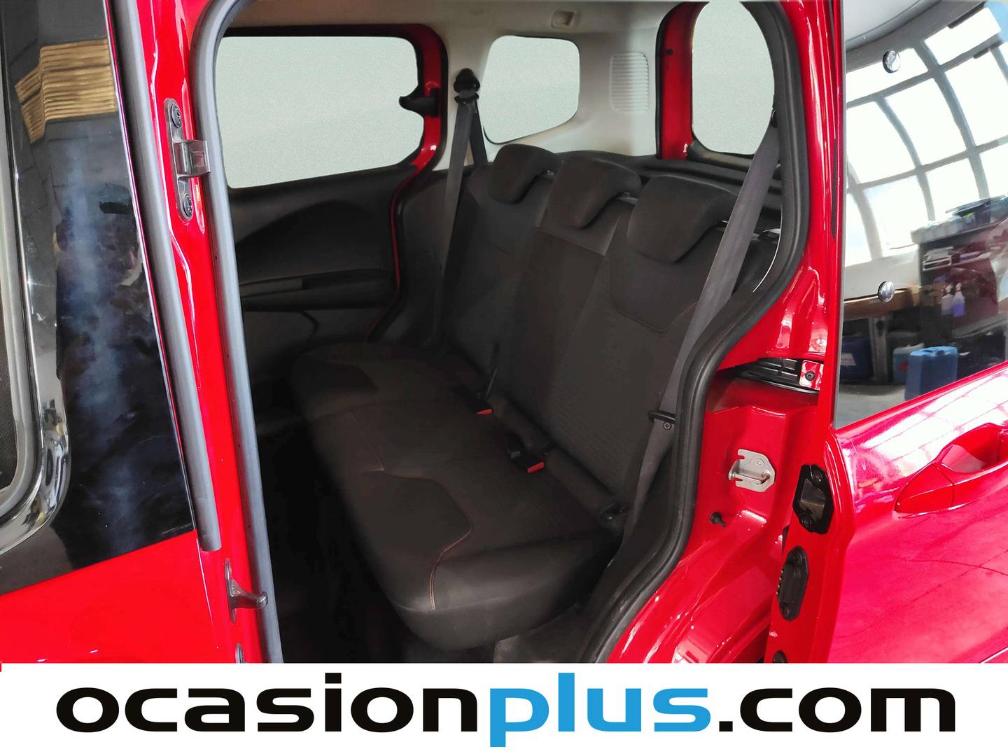 Foto asientos traseros Ford Tourneo Courier Ford Tourneo Courier 1.5 TDCi Sport (100 CV)