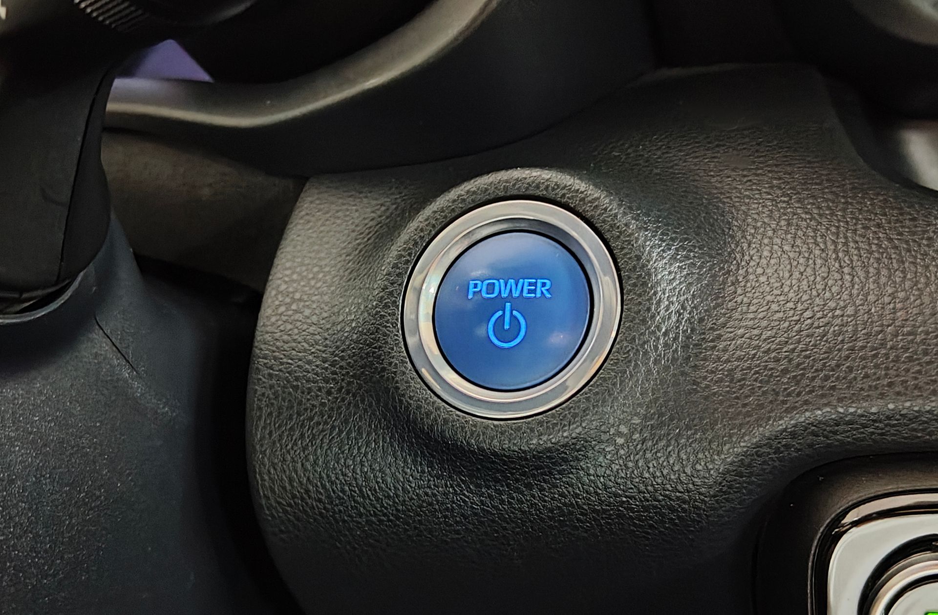 Toyota Yaris 120H Style - foto 30