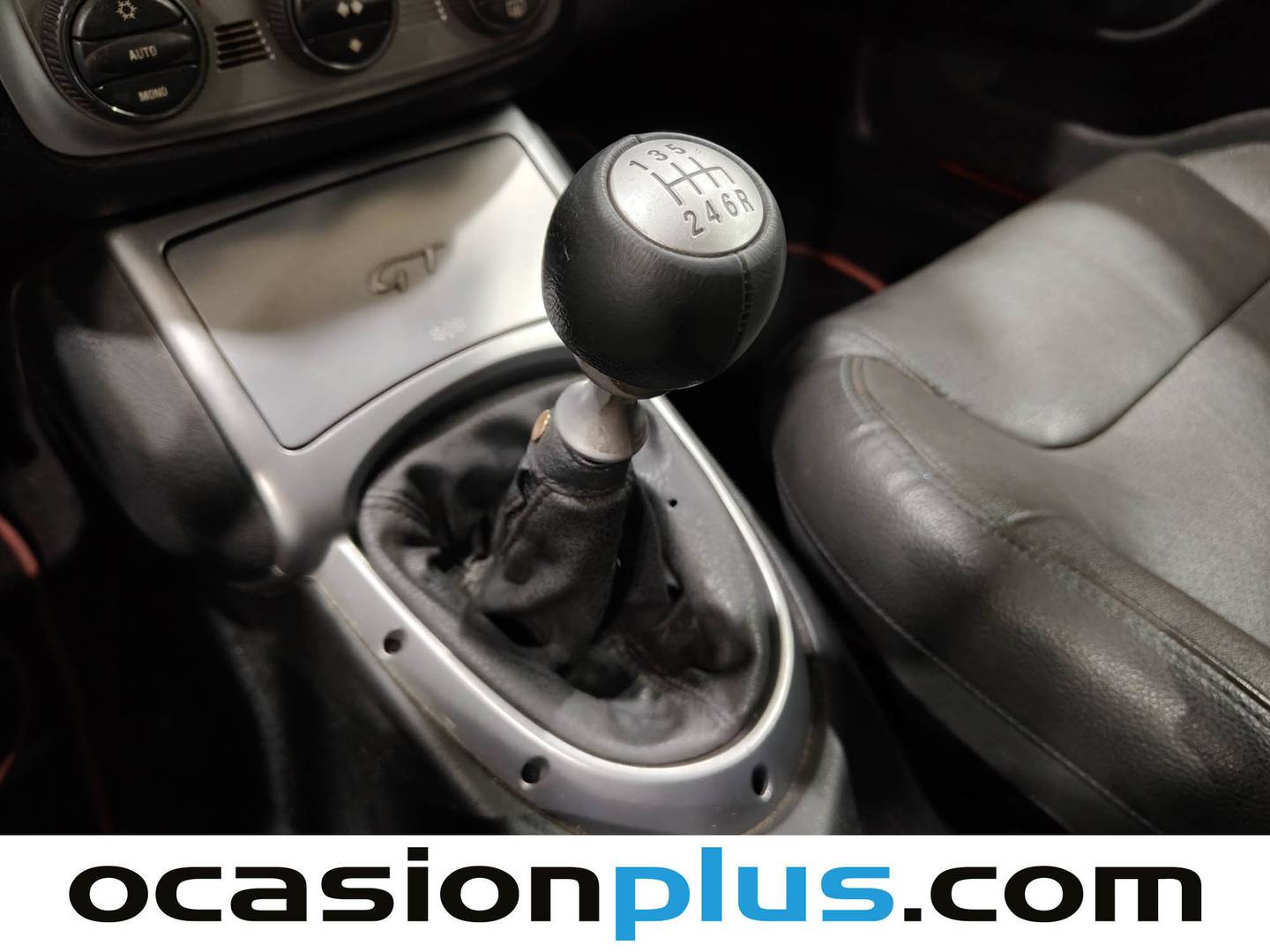 Alfa Romeo GT Alfa Romeo GT 1.9 JTD Distinctive (150 CV) de segunda mano