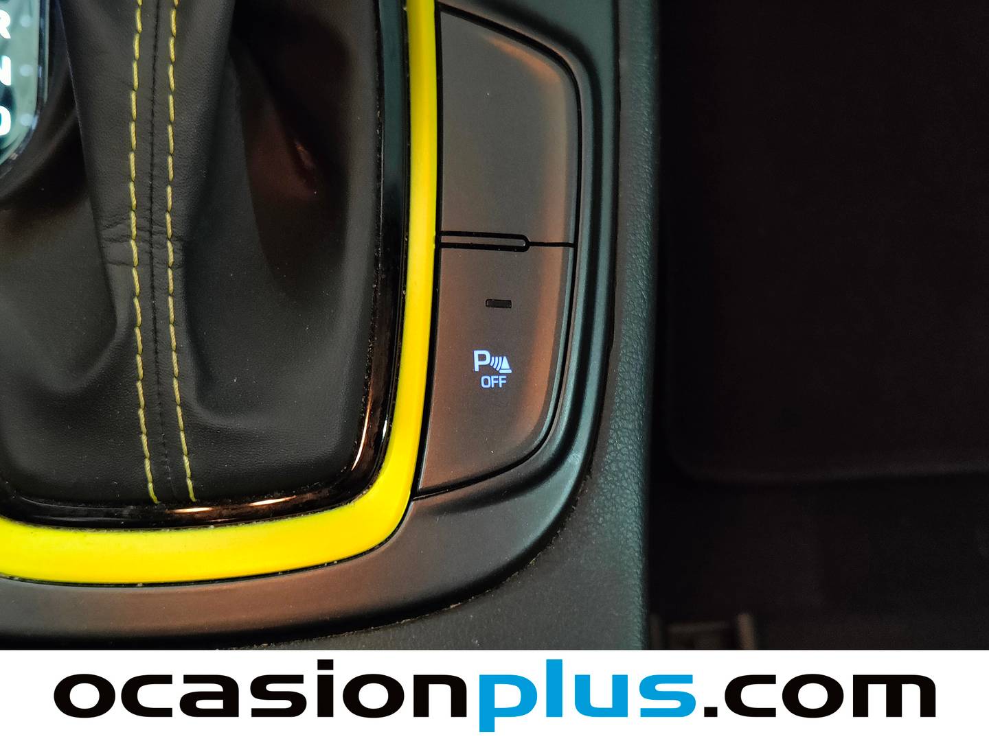 Hyundai Kona Hyundai Kona 1.6 GDI HEV Tecno Lime DT (141 CV) seminuevo