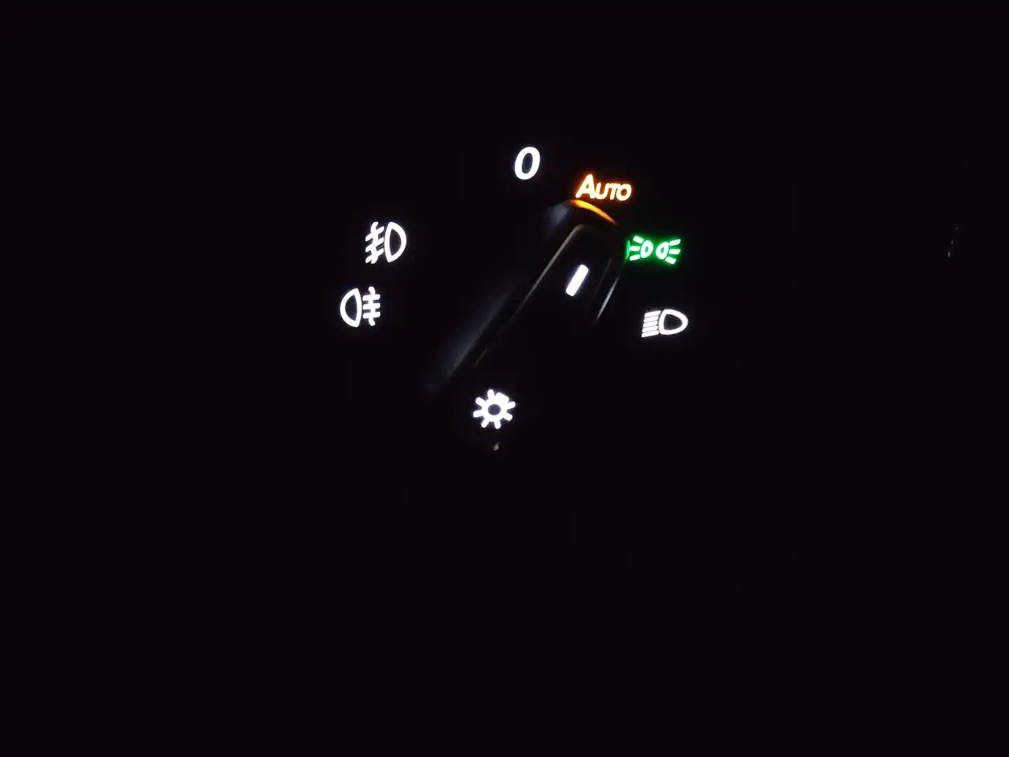 Foto Volkswagen Touran Volkswagen Touran Advance 2.0 TDI (150 CV) DSG 7 Plazas