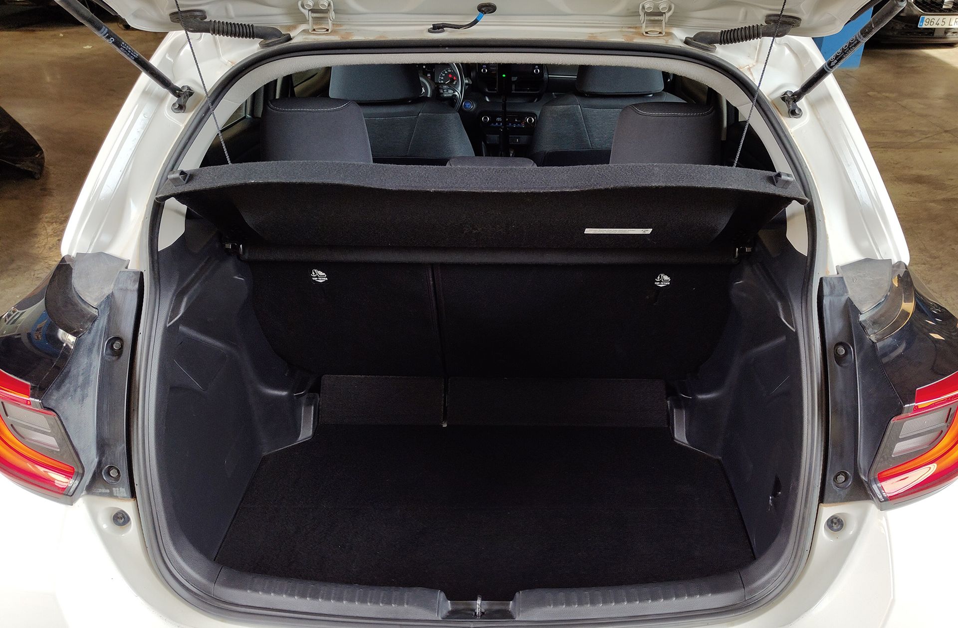 Toyota Yaris 120H Business Plus - foto 13
